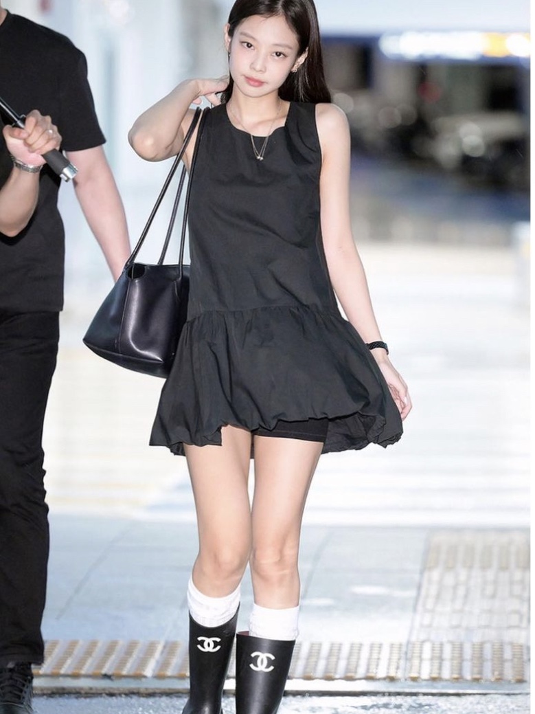 (W) Chanel Boots Caoutchouc & Black 착용 스타일 - 1