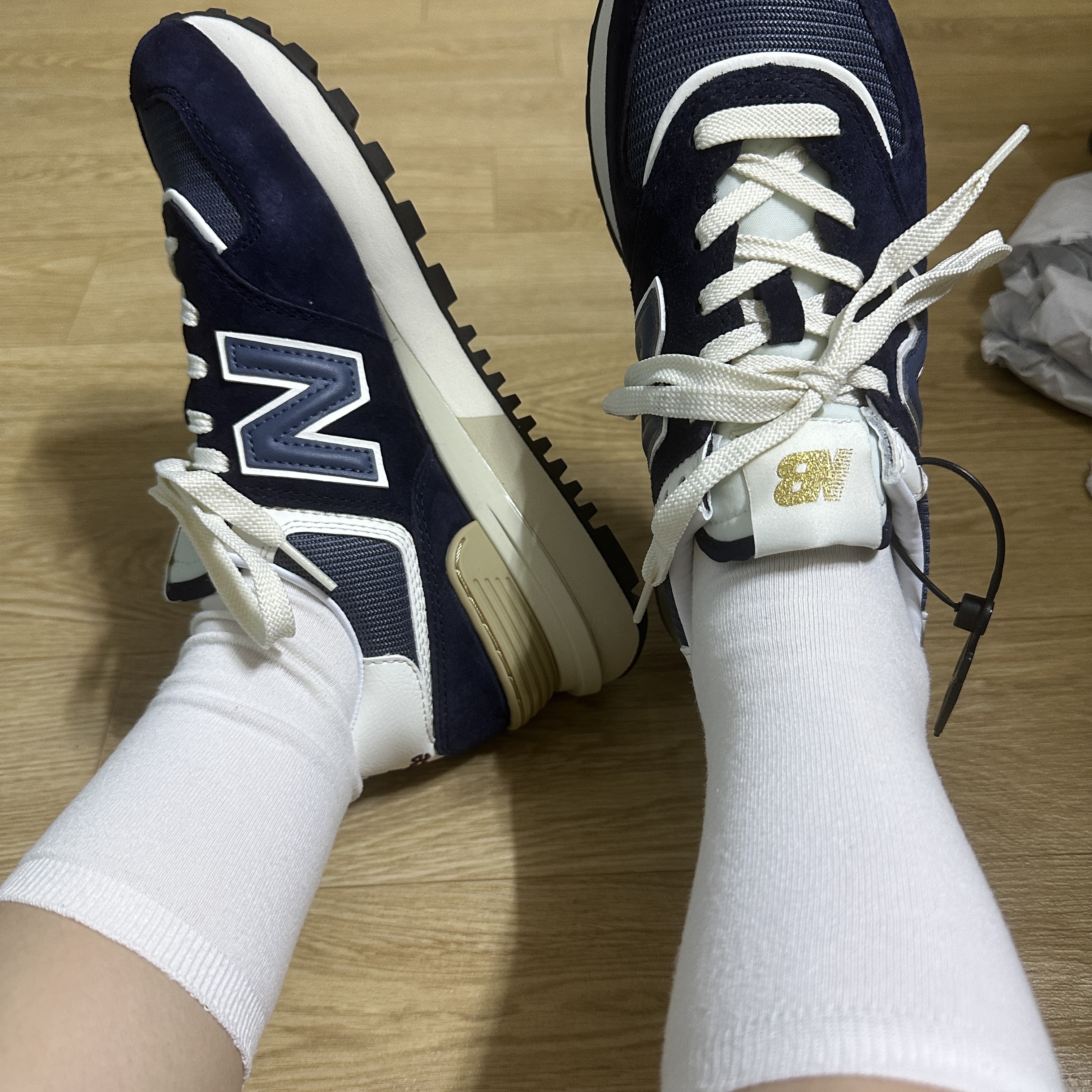 New Balance 574 Legacy Navy 착용 스타일
