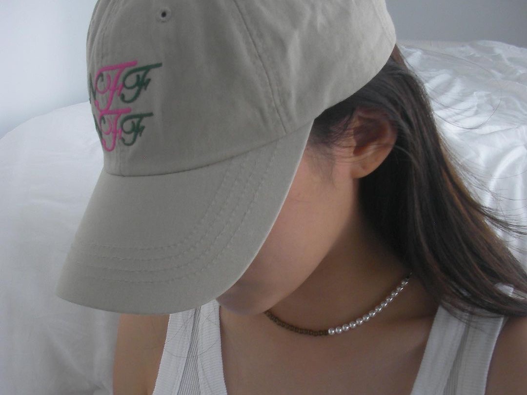 Nff Logo Ball Cap Beige 착용 스타일 - 2