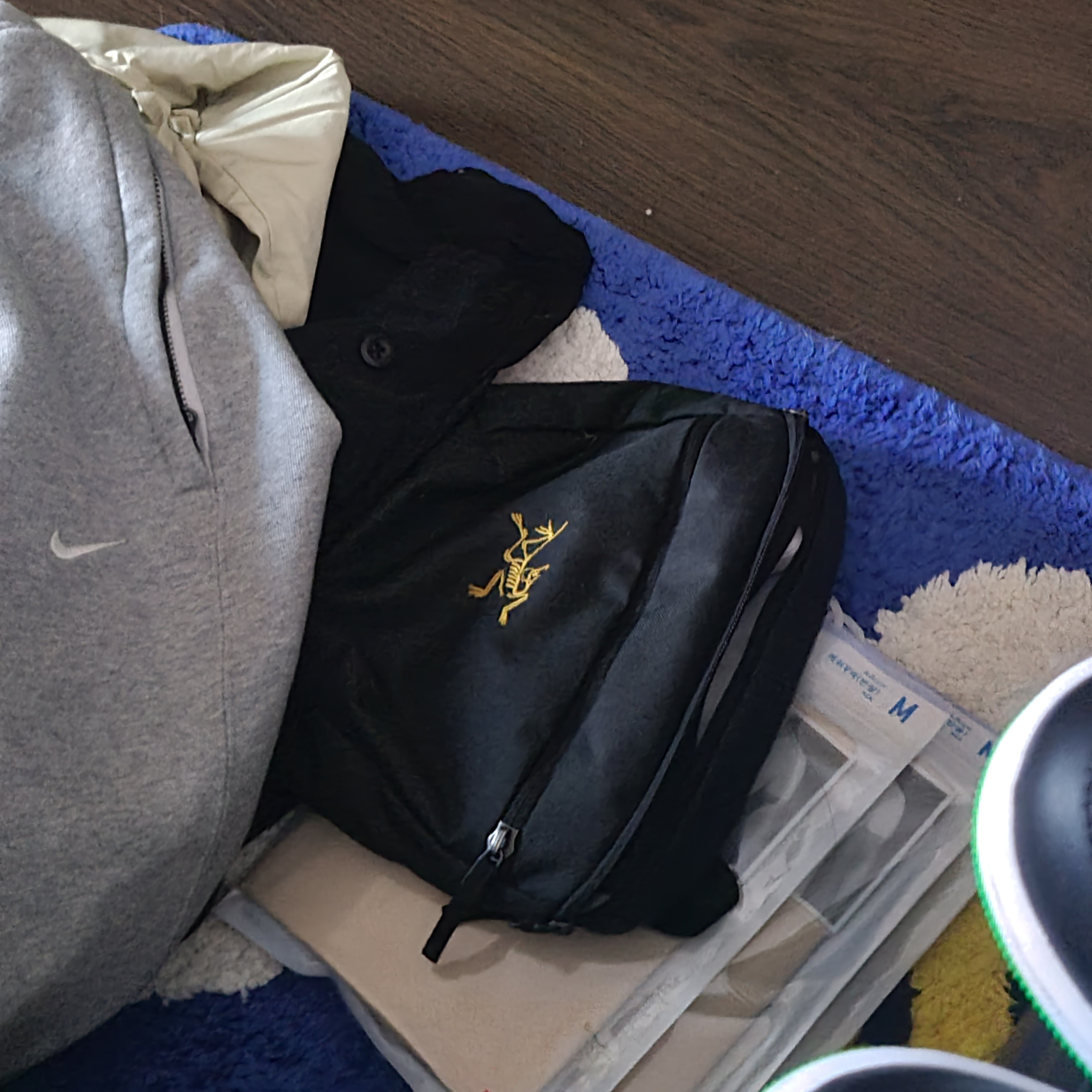 Arc'teryx Mantis 2 Waistpack 24K Black 착용 스타일
