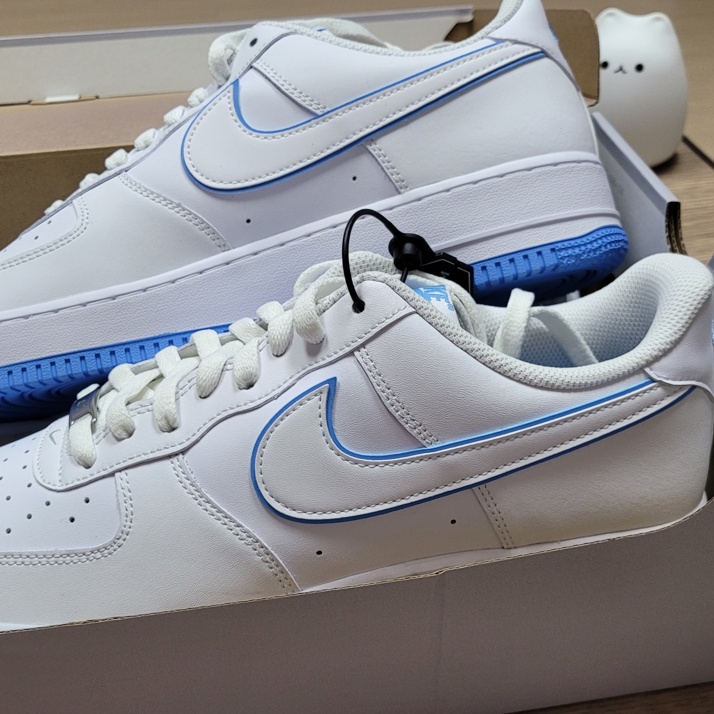 Nike Air Force 1 '07 White University Blue 착용 스타일 - 1