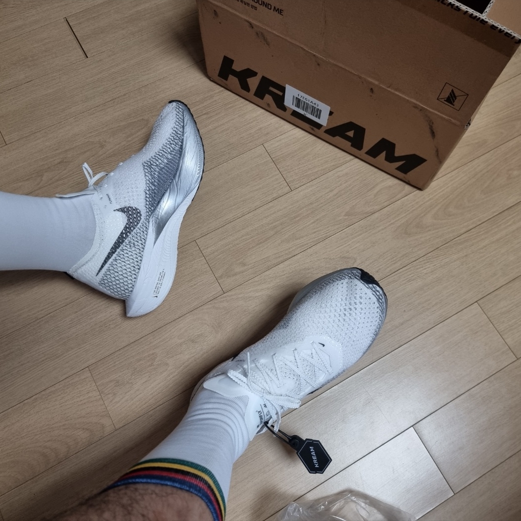 Nike ZoomX Vaporfly Next% 3 White Grey 착용 스타일