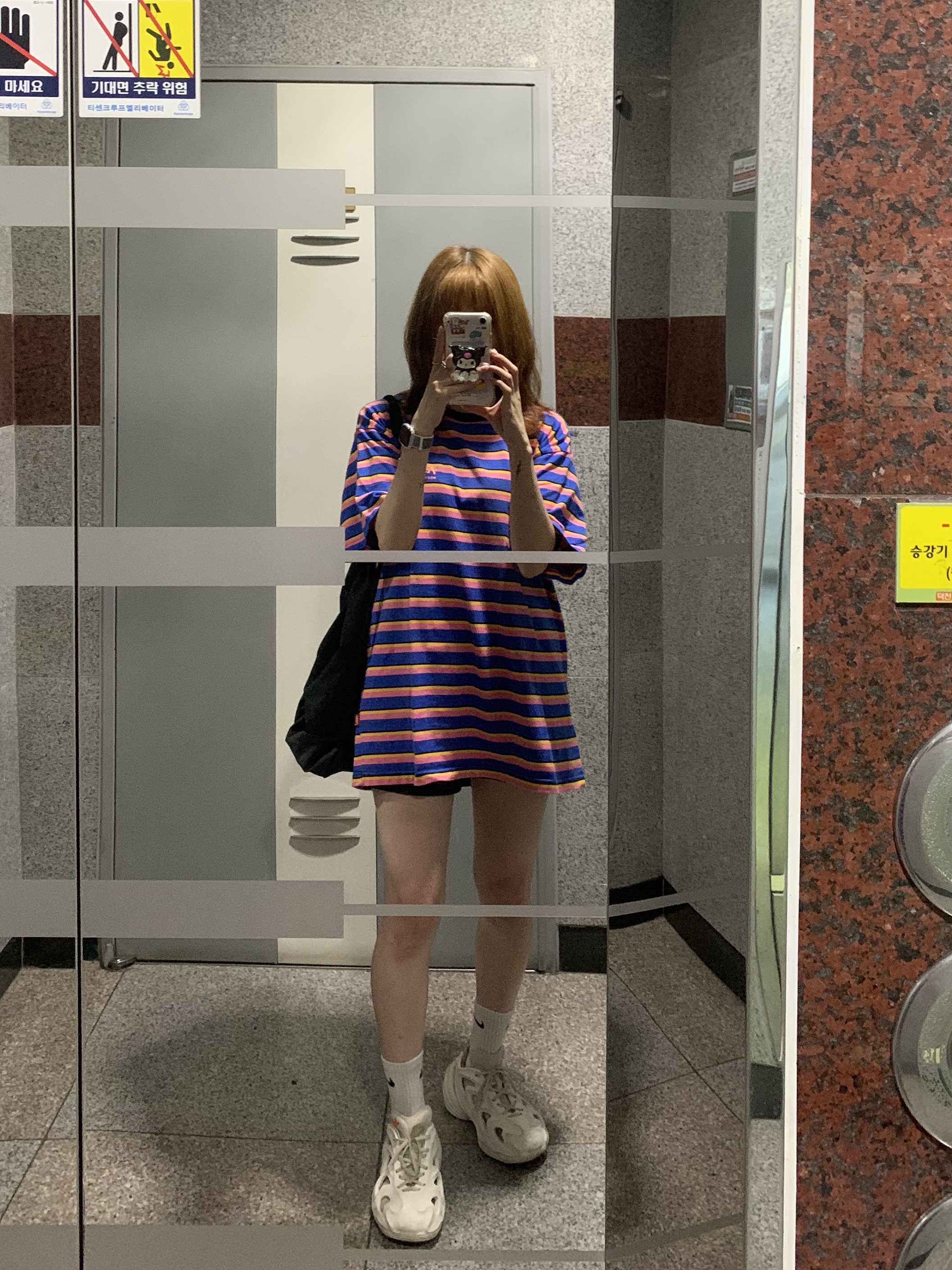 Adidas Adifom Q Off White, Apple Watch SE 40mm GPS Silver Aluminum Case with Sport Band White (Korean Ver.) 착용 스타일 - 1