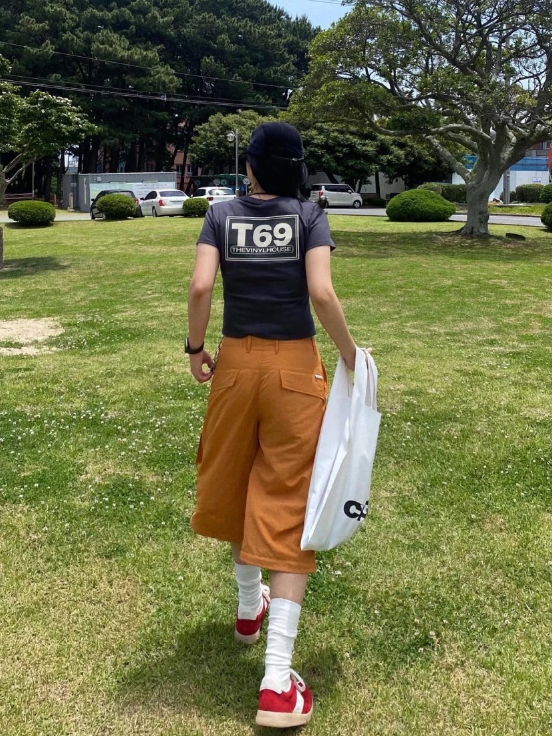 [KREAM 단독] Thevinylhouse T69 T-Shirt Black 착용 스타일