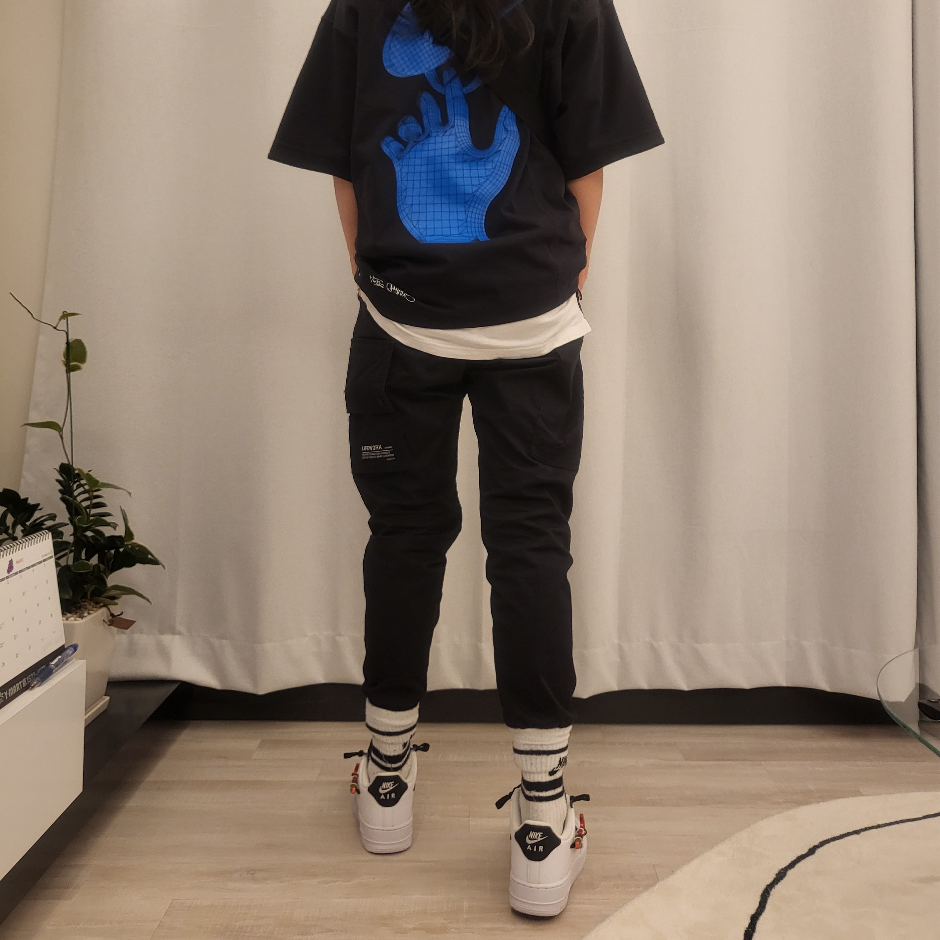 Nike Air Force 1 '07 PRM Carabiner Red, Nike x Off-White NRG T-Shirt Black - Asia 착용 스타일 - 2