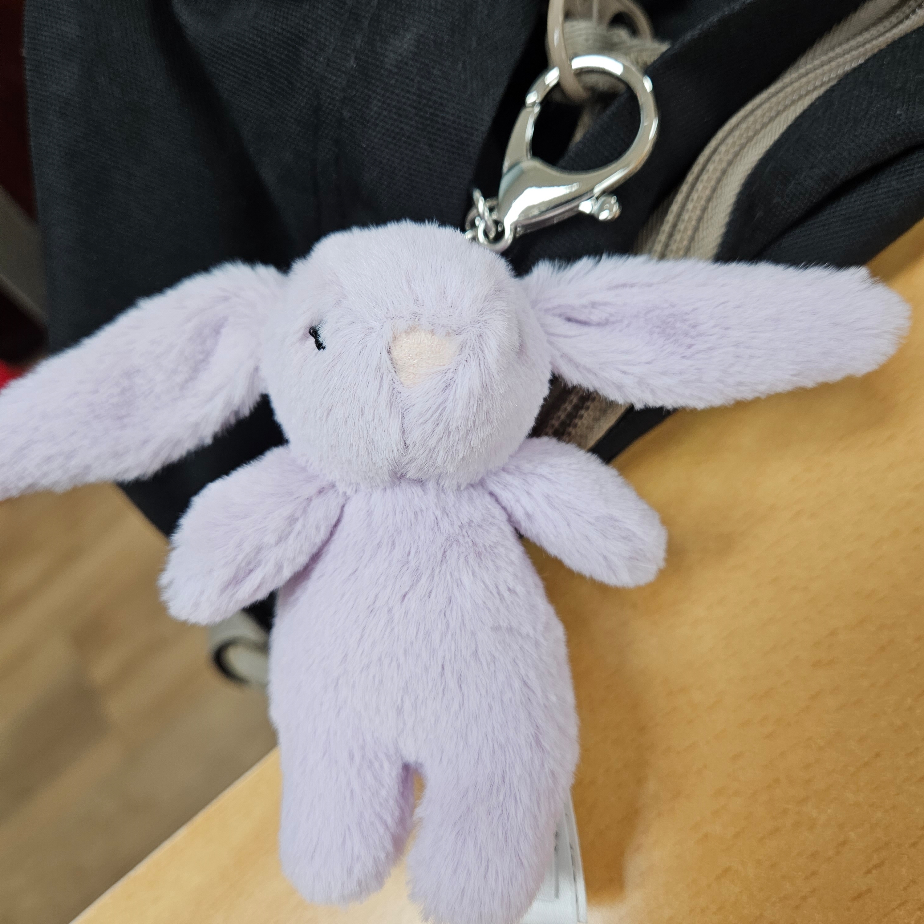 Jellycat Bashful Bunny Bag Charm Lavender 착용 스타일