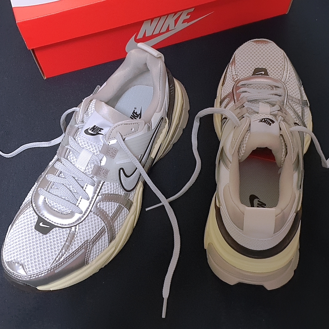Nike V2K Run Summit White Metallic Silver 착용 스타일