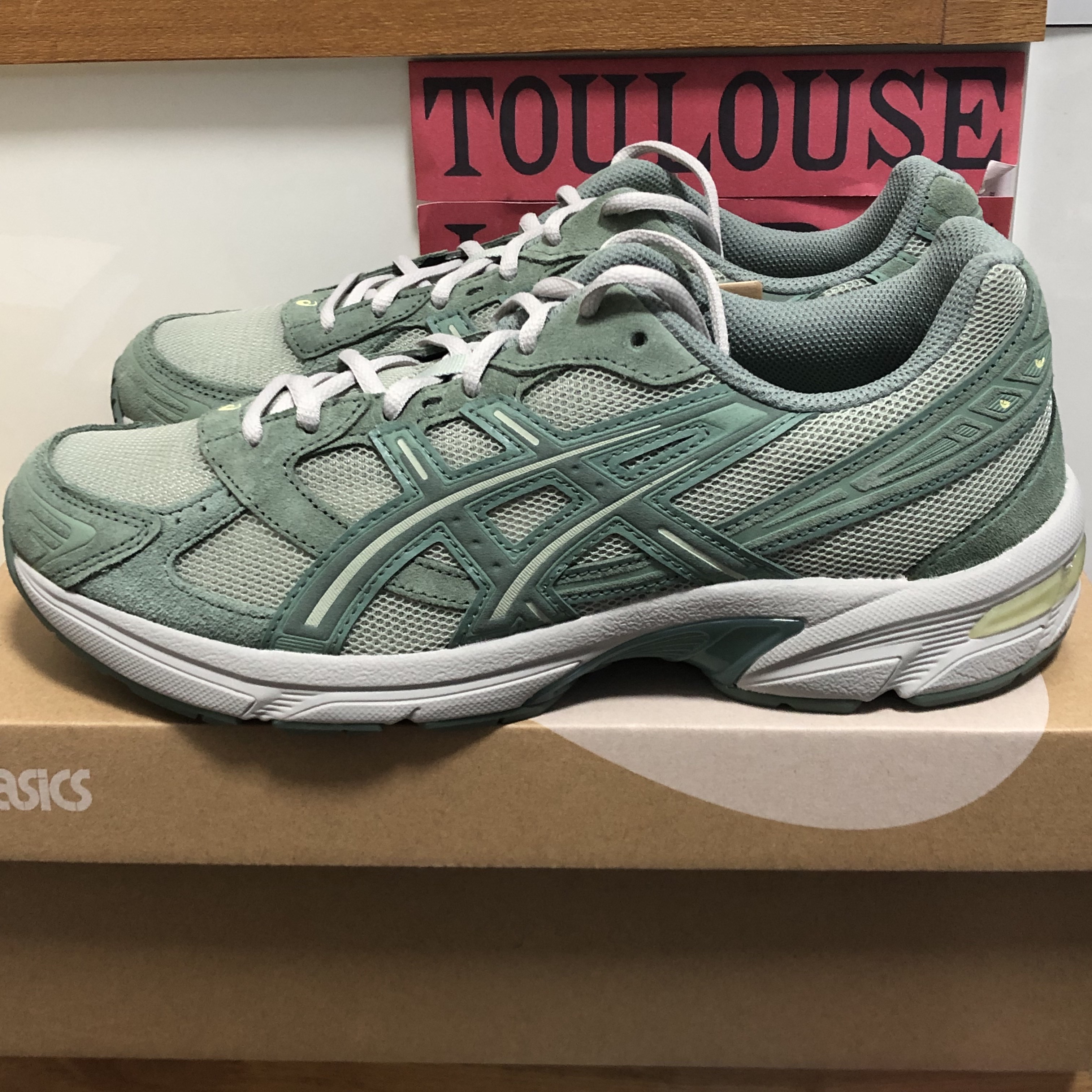 Asics Gel-1130 Olive Grey Ivy 착용 스타일