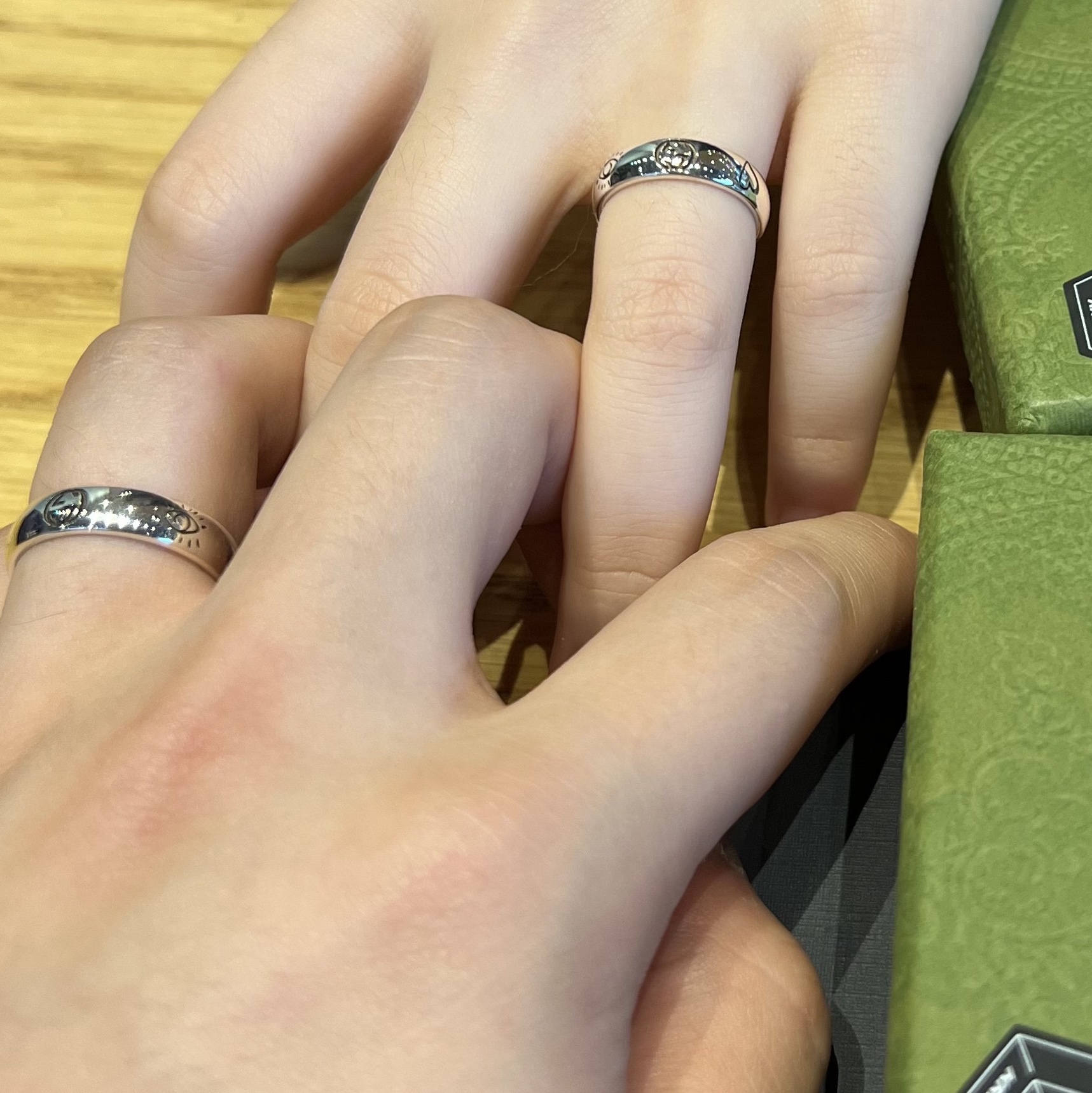 Gucci Blind For Love Ring Silver 착용 스타일