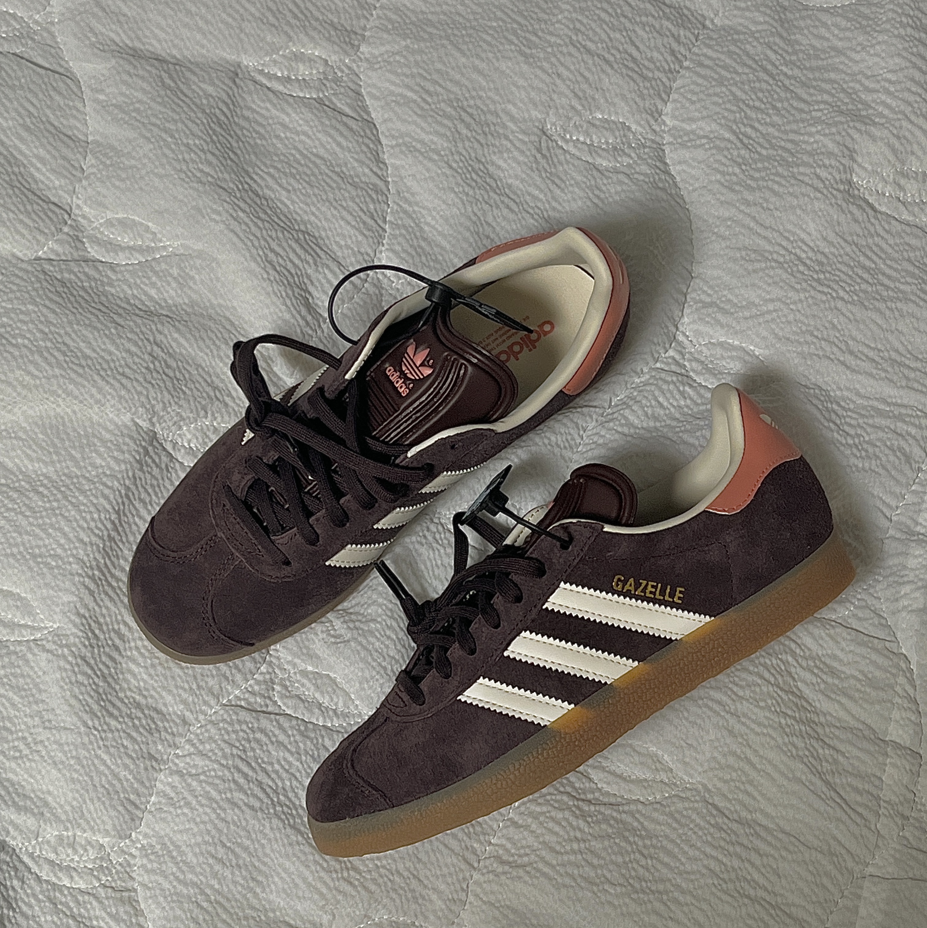 (W) Adidas Gazelle Shadow Brown 착용 스타일
