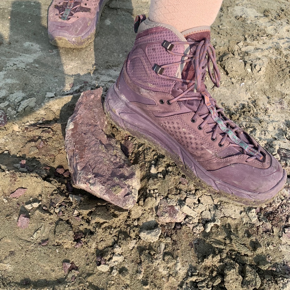 Hoka x Bodega Tor Ultra High Flint Eggplant 착용 스타일 - 1