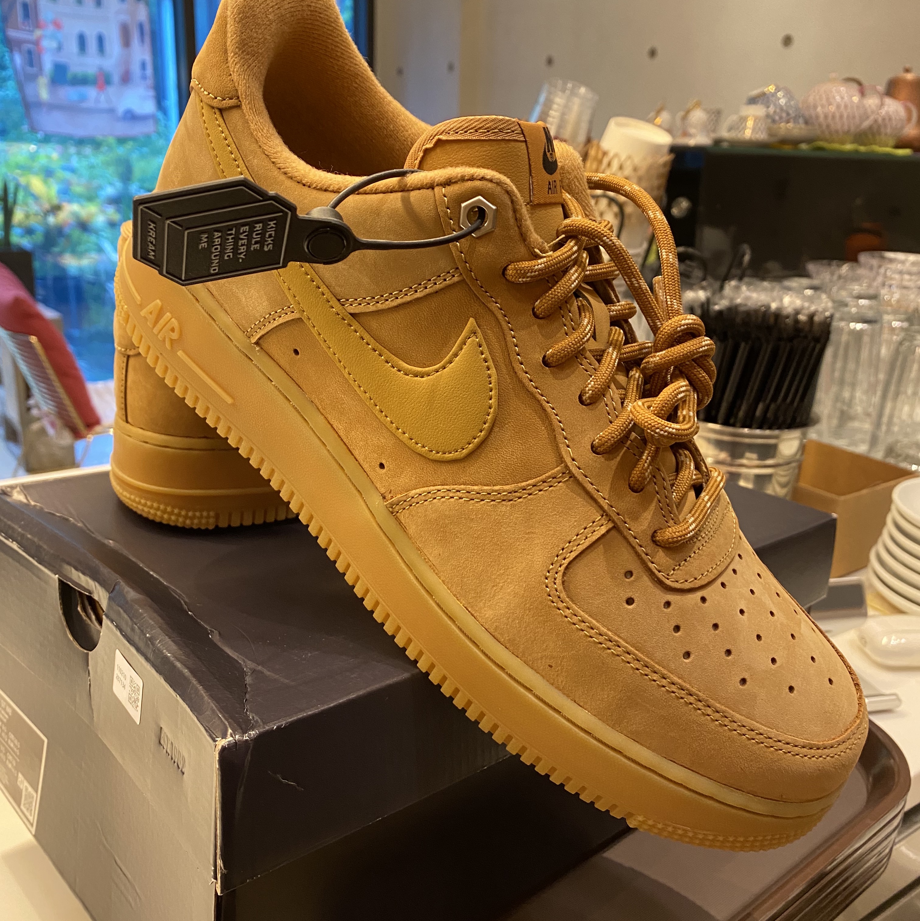 Nike Air Force 1 '07 WB Flax 착용 스타일 - 3