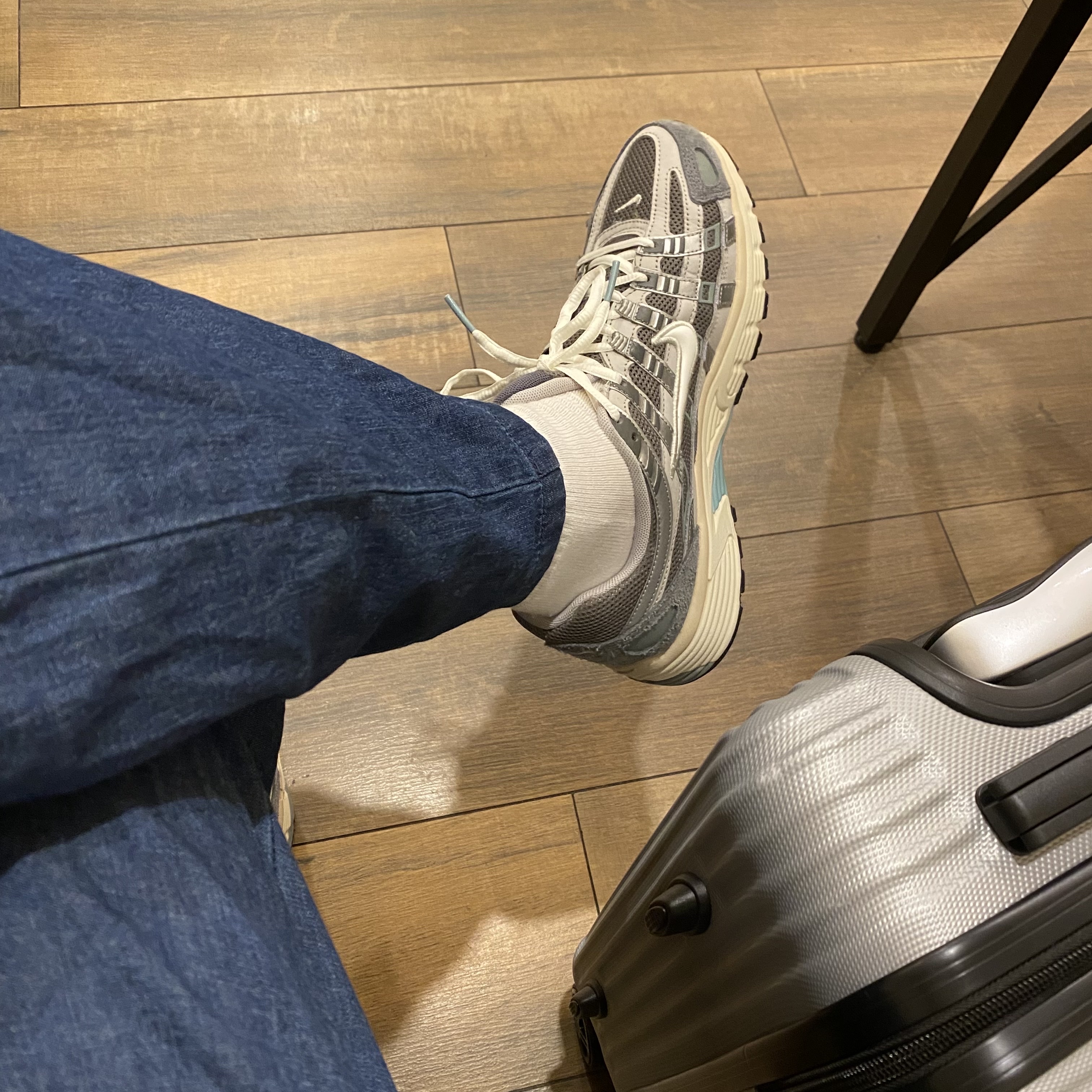 Nike P-6000 Flat Pewter Light Iron Ore 착용 스타일