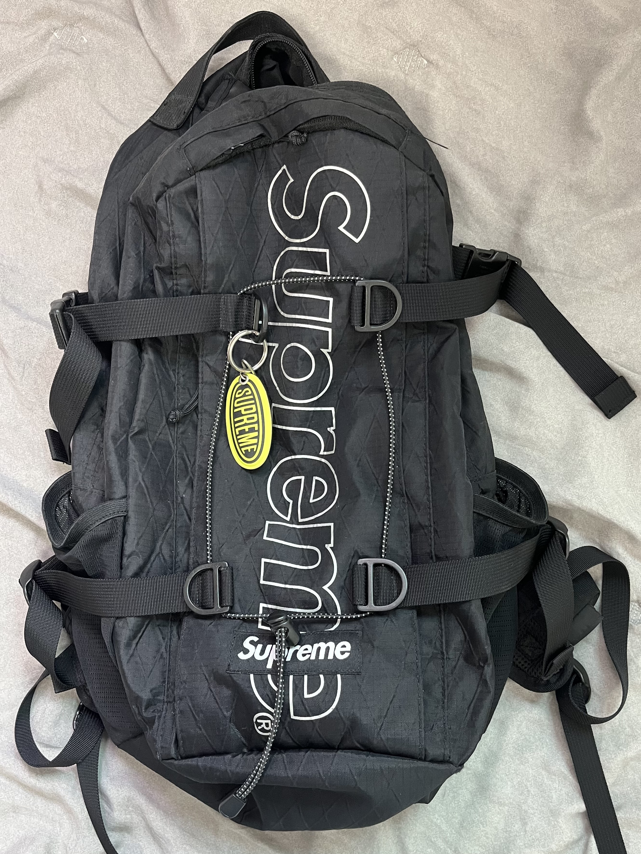 Supreme Backpack Black - 18FW 착용 스타일