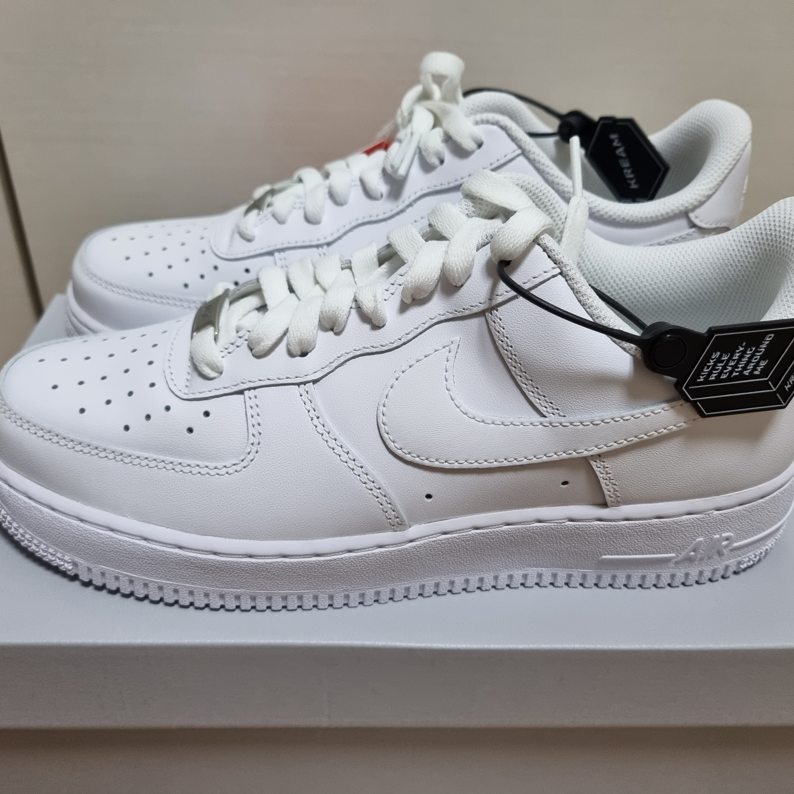 Nike Air Force 1 '07 Low White 착용 스타일