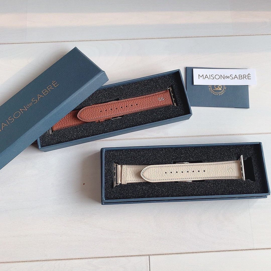 [KREAM 단독] Maison de Sabre The Apple Watch Band Saharan Nude 착용 스타일