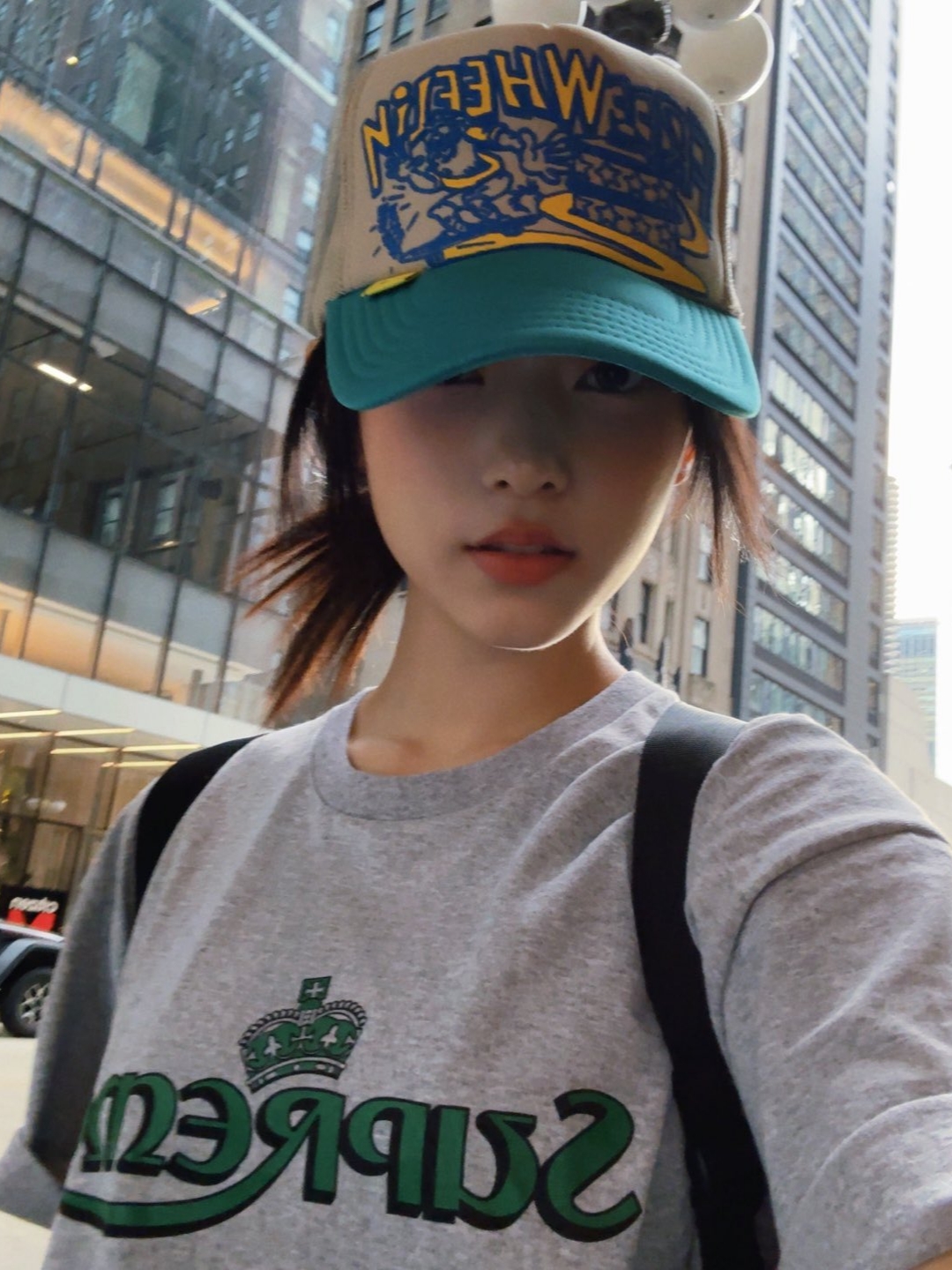 Supreme Crown T-Shirt Heather Grey - 23SS 착용 스타일 - 3