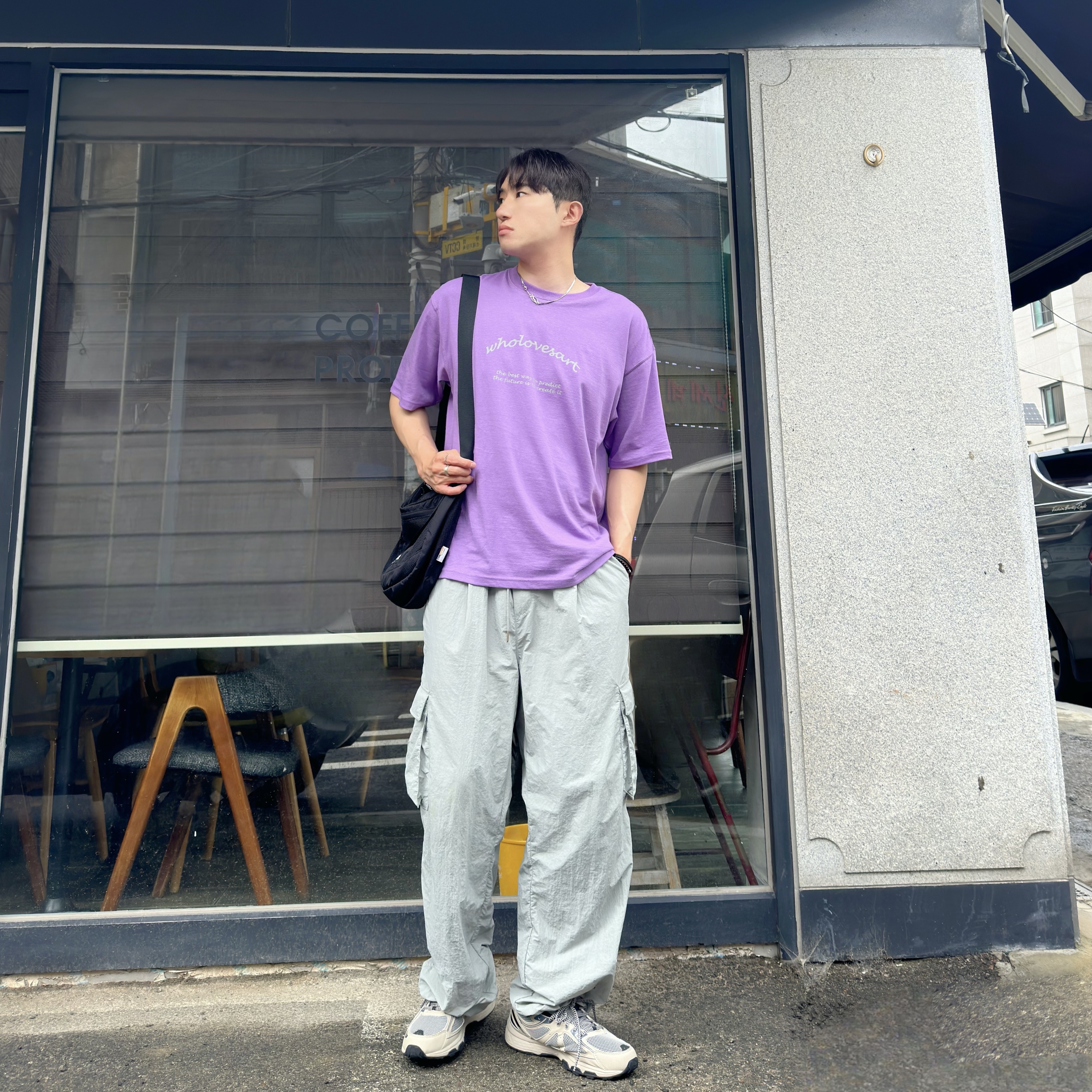 Asics Gel-Venture 6 Feather Grey Black, Supreme Small Messenger Bag Black - 22SS 착용 스타일 - 1