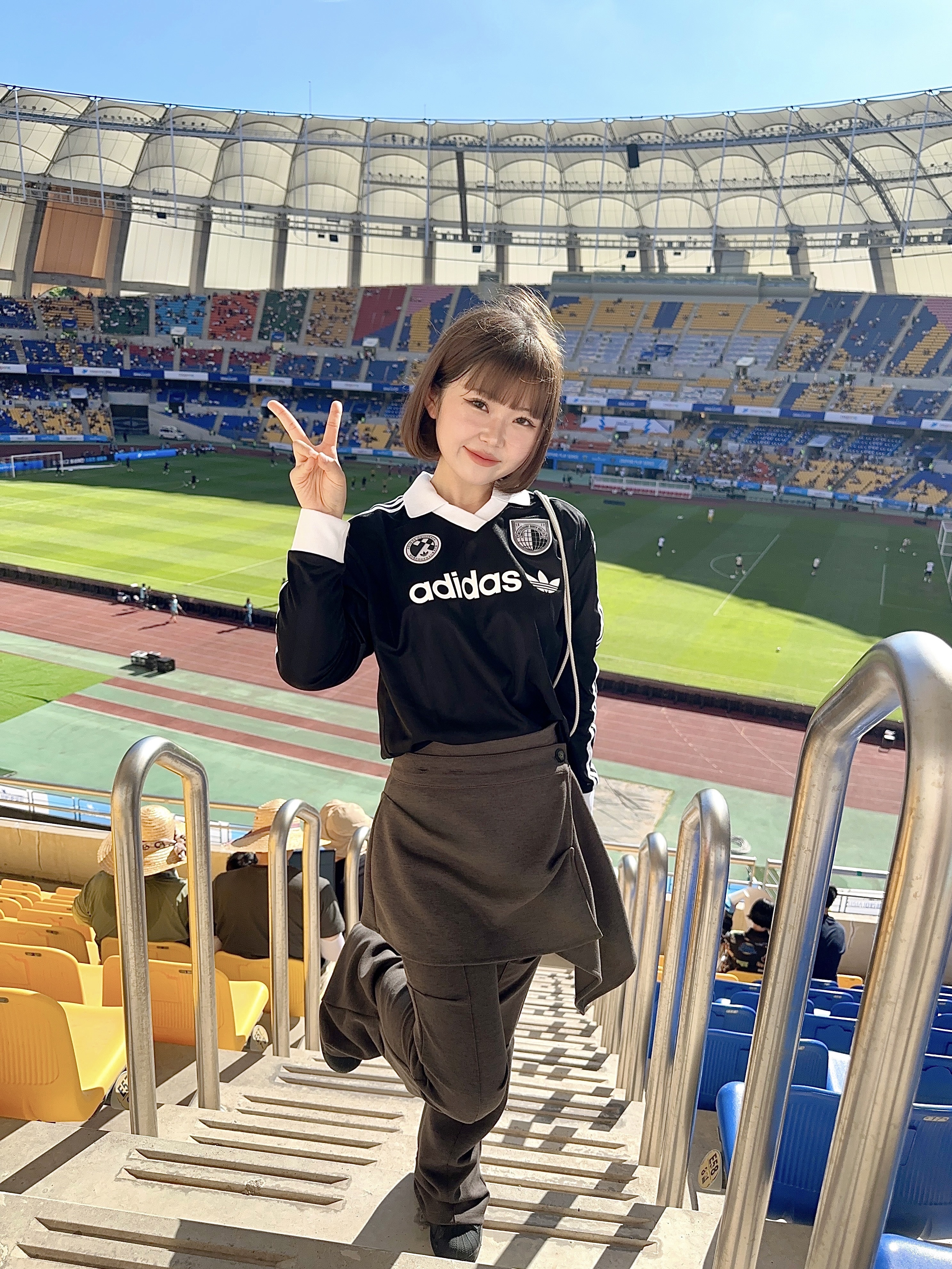 (W) Adidas Football Long Sleeve T-Shirt Black - KR Sizing, (J) Adidas Superstar Black White 착용 스타일