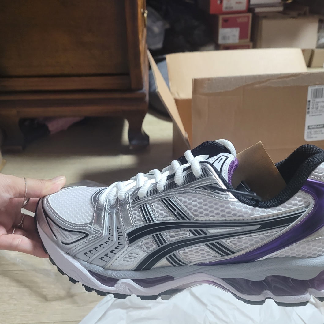 (W) Asics Gel-Kayano 14 White Dark Grape 착용 스타일 - 4