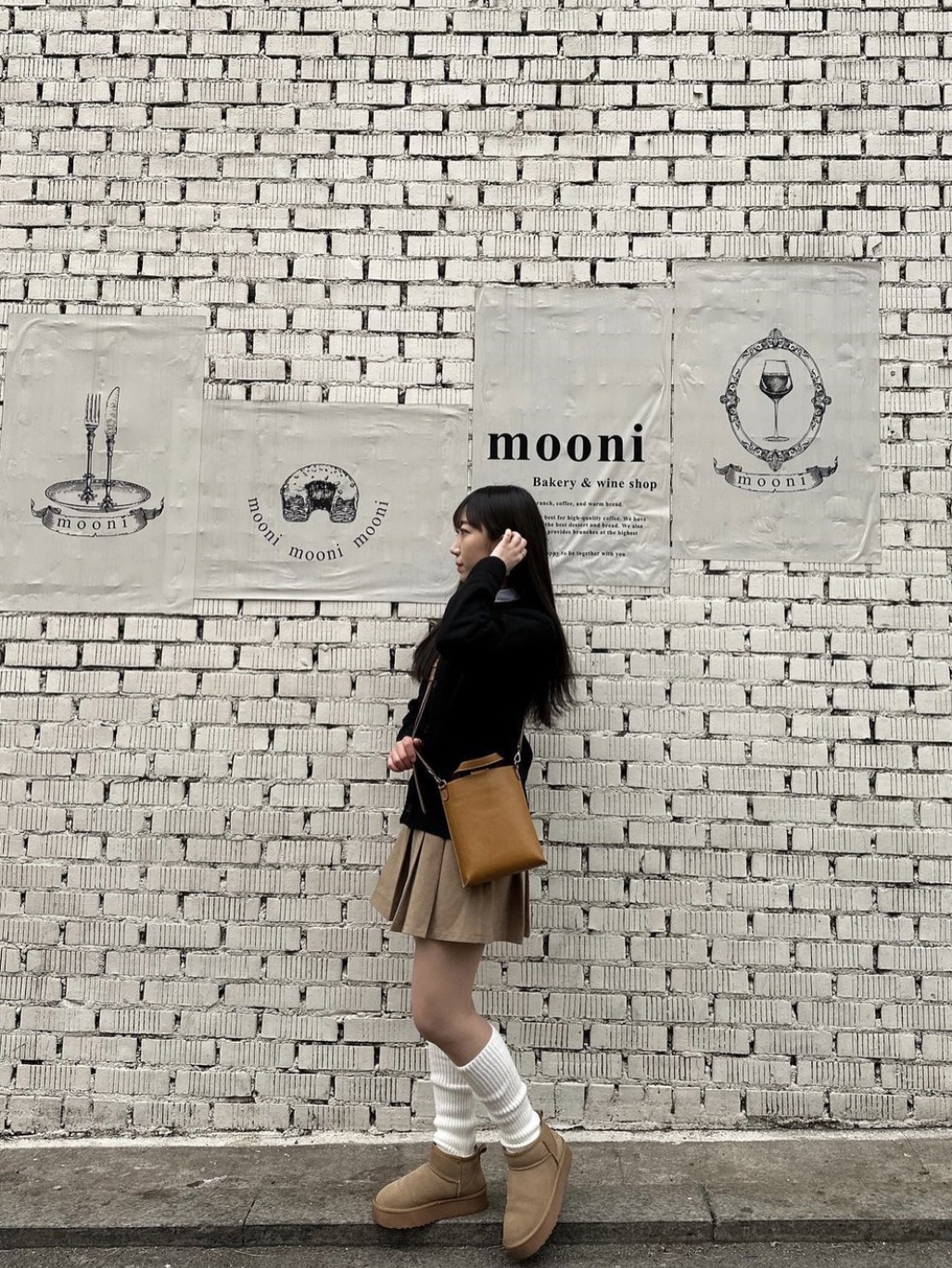 (W) UGG Classic Ultra Mini Platform Boots Chestnut, (W) UGG Classic Ultra Mini Platform Boots Moss Green 착용 스타일