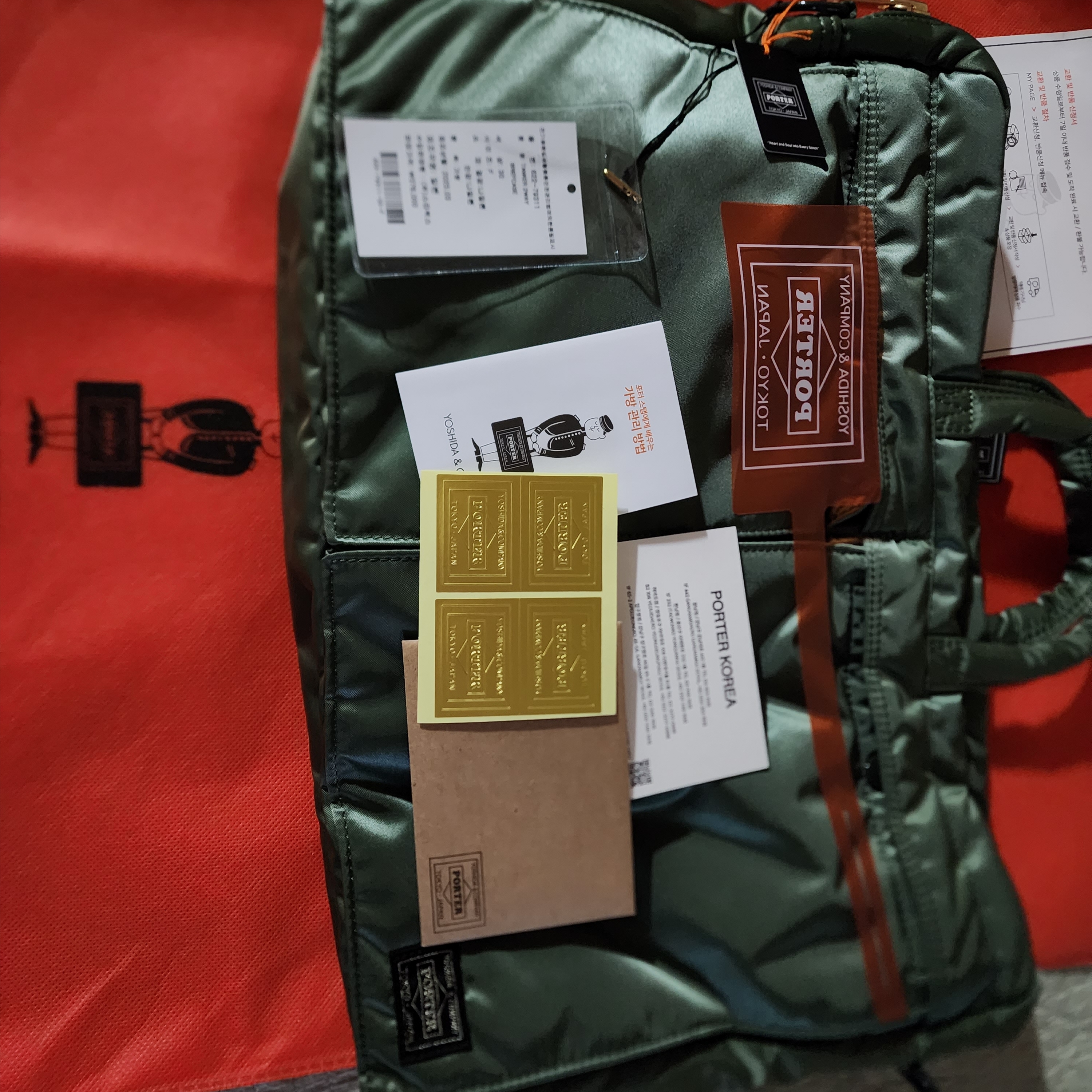 Porter Tanker 2Way Briefcase Sage Green 착용 스타일