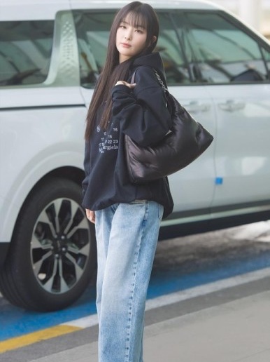 Maison Margiela Glam Slam Hobo Medium Black 착용 스타일