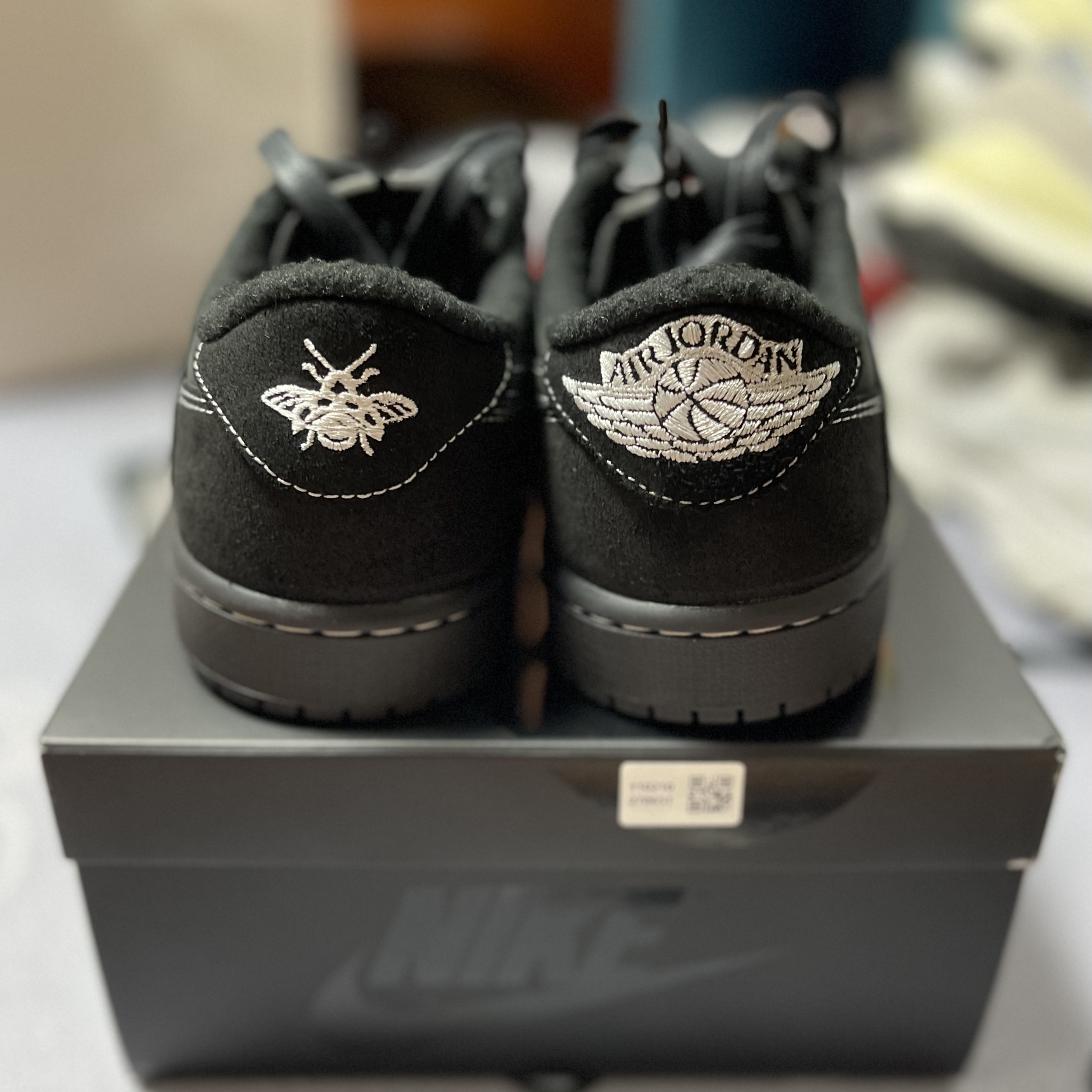 Jordan 1 x Travis Scott Retro Low OG SP Black Phantom 착용 스타일 - 2