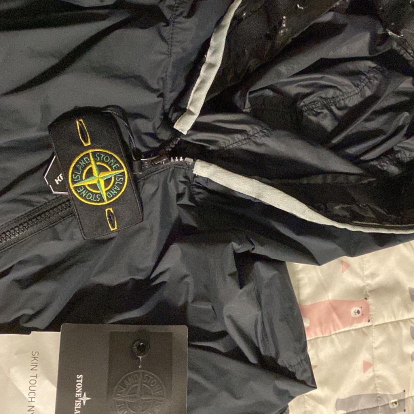 Stone Island 41131 Skin Touch Nylon-TC Garment Dyed Hooded Blouson Black - 22SS 착용 스타일