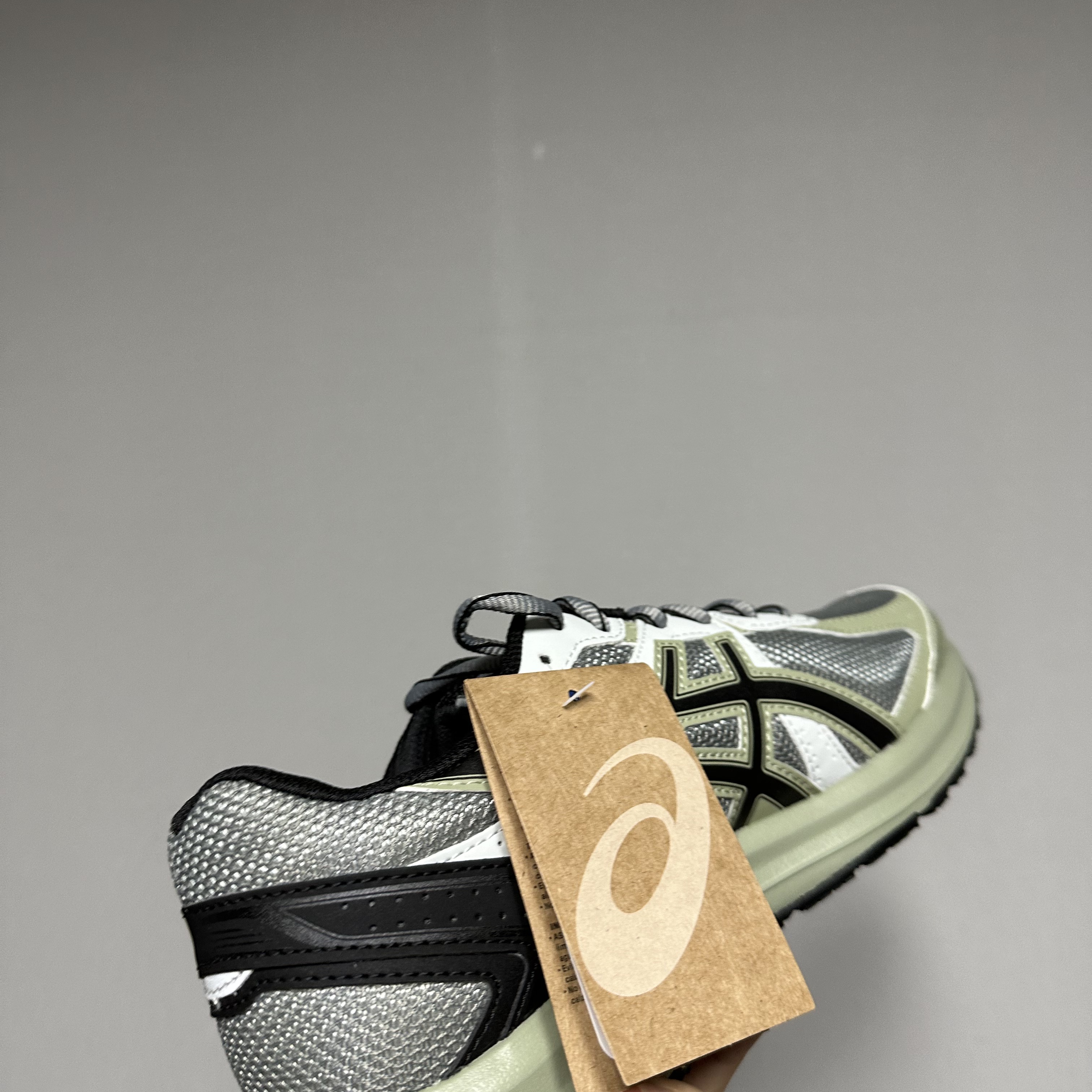 Asics Jog 100 S Sheet Rock - 2E Wide 착용 스타일 - 3