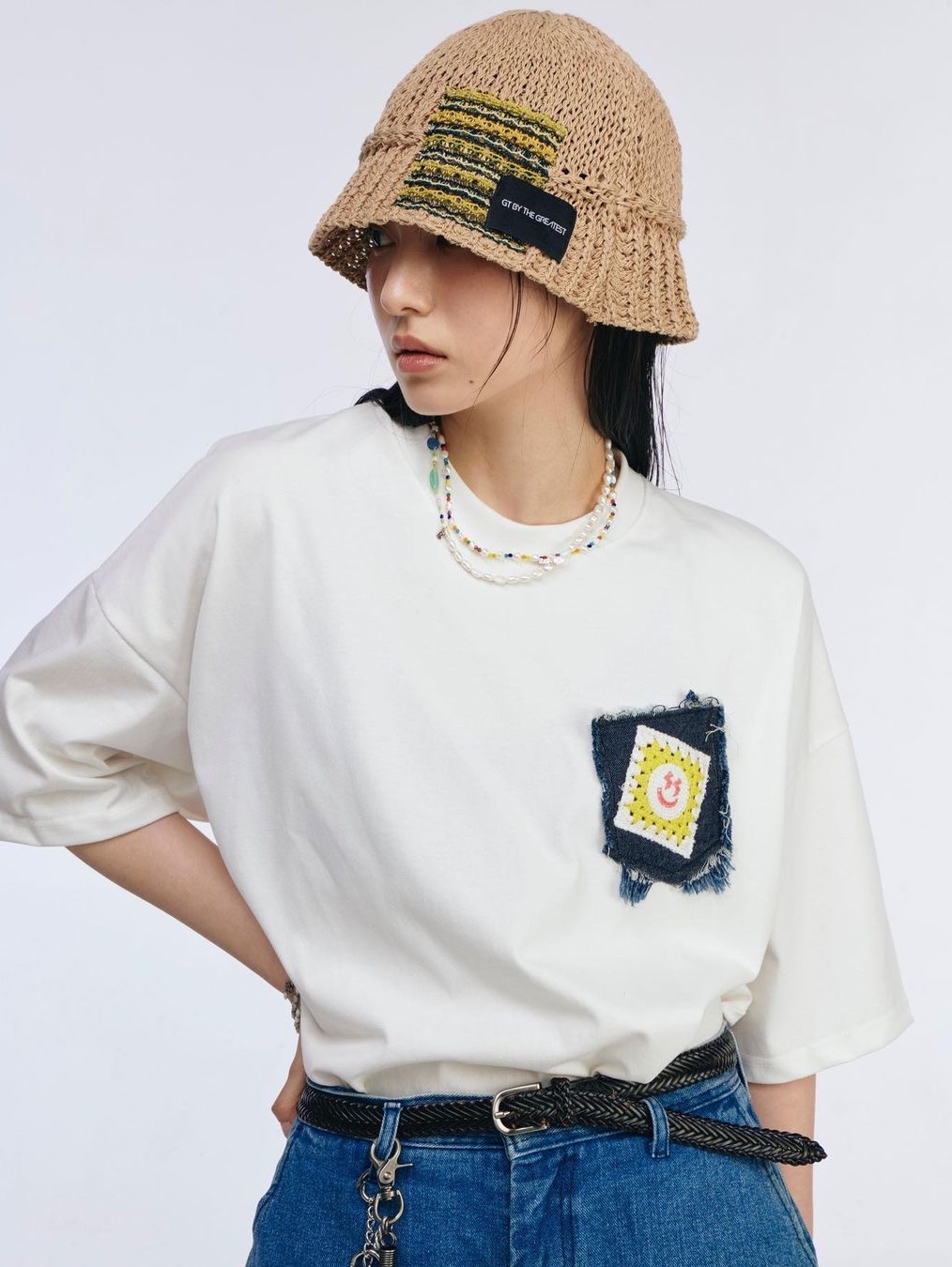 The Greatest Denim Patch T-Shirts White, The Greatest Denim Patch T-Shirts Black 착용 스타일 - 1