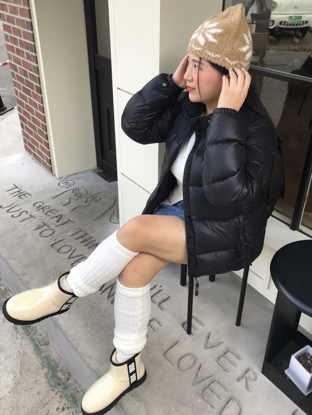 (W) UGG Classic Clear Mini Boots Natural Black, (W) UGG Classic Clear Mini Boots Black 착용 스타일