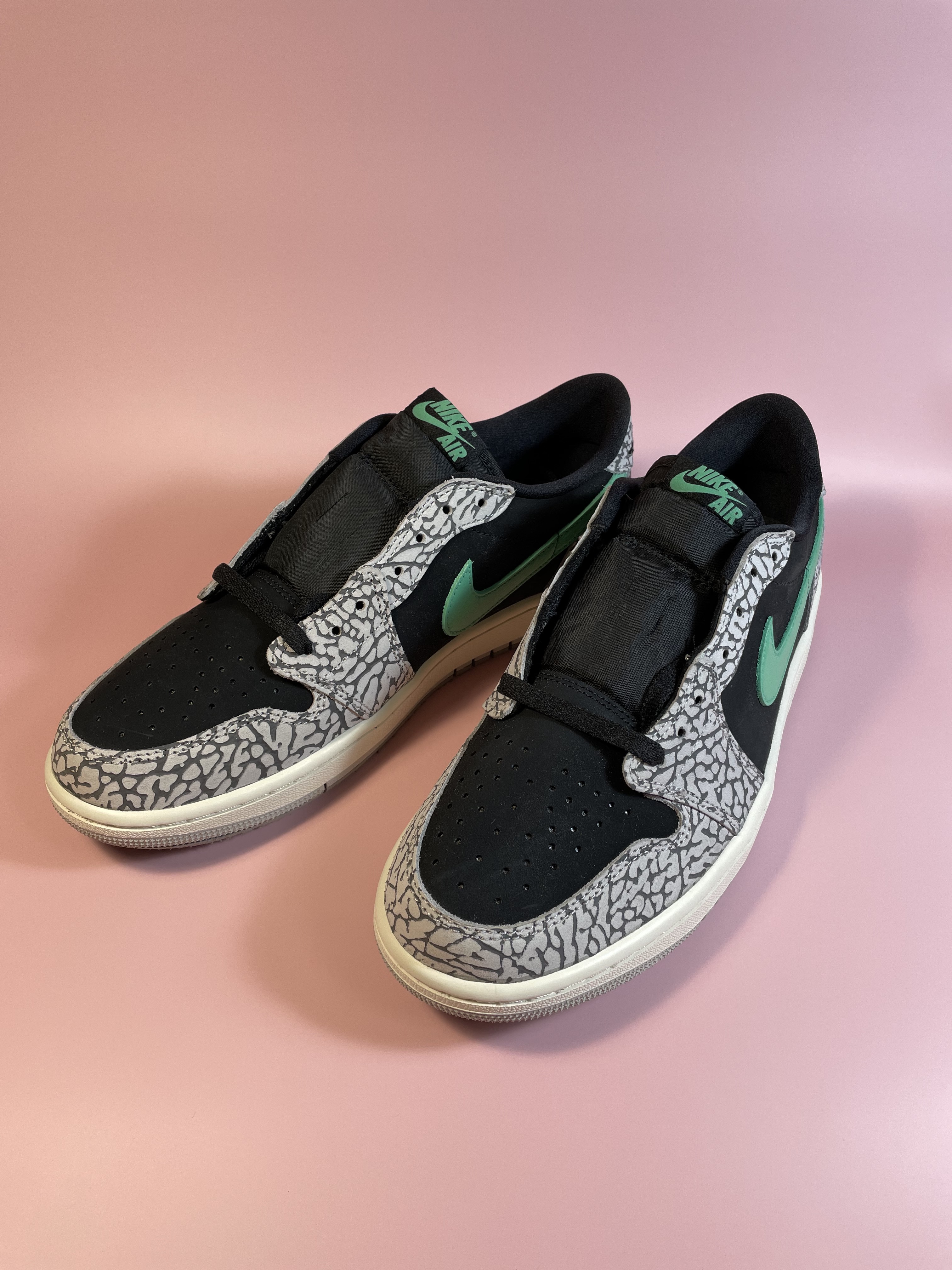 Jordan 1 Retro Low OG Black Cement 착용 스타일 - 1