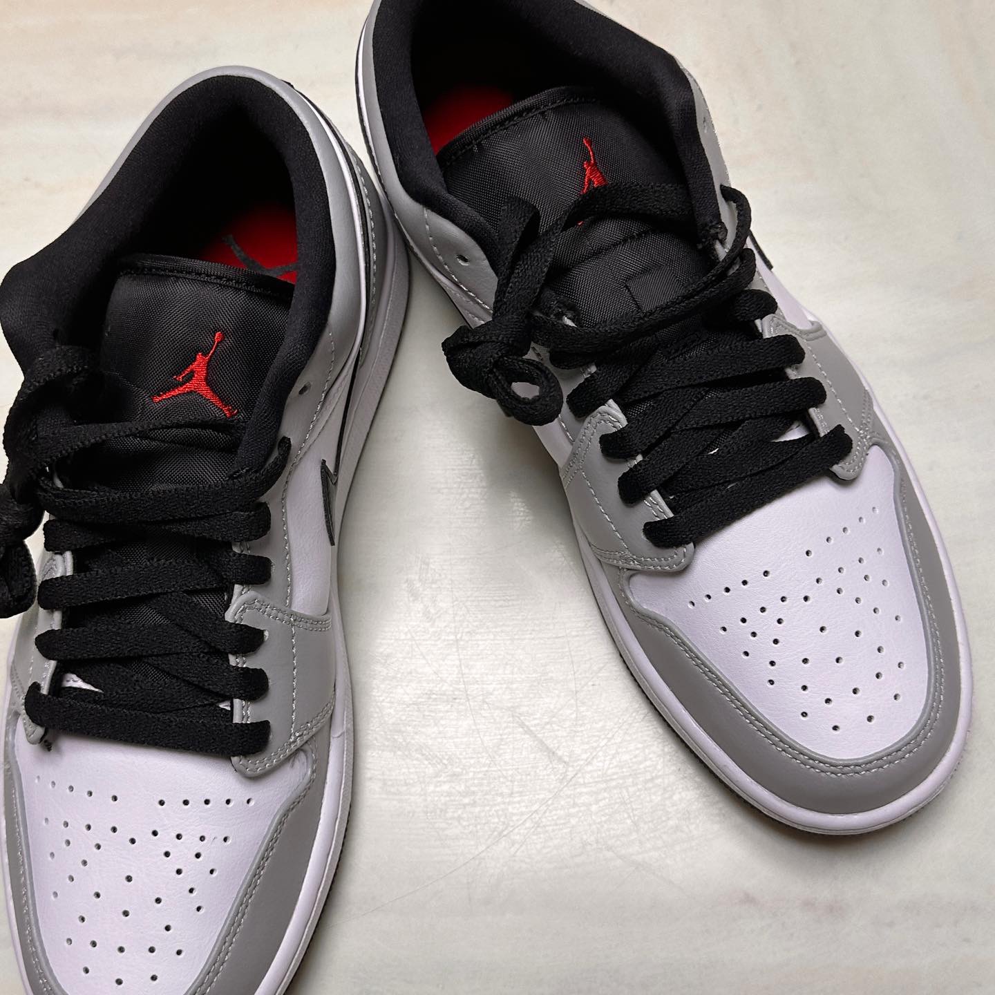 Jordan 1 Low Light Smoke Grey 착용 스타일 - 5