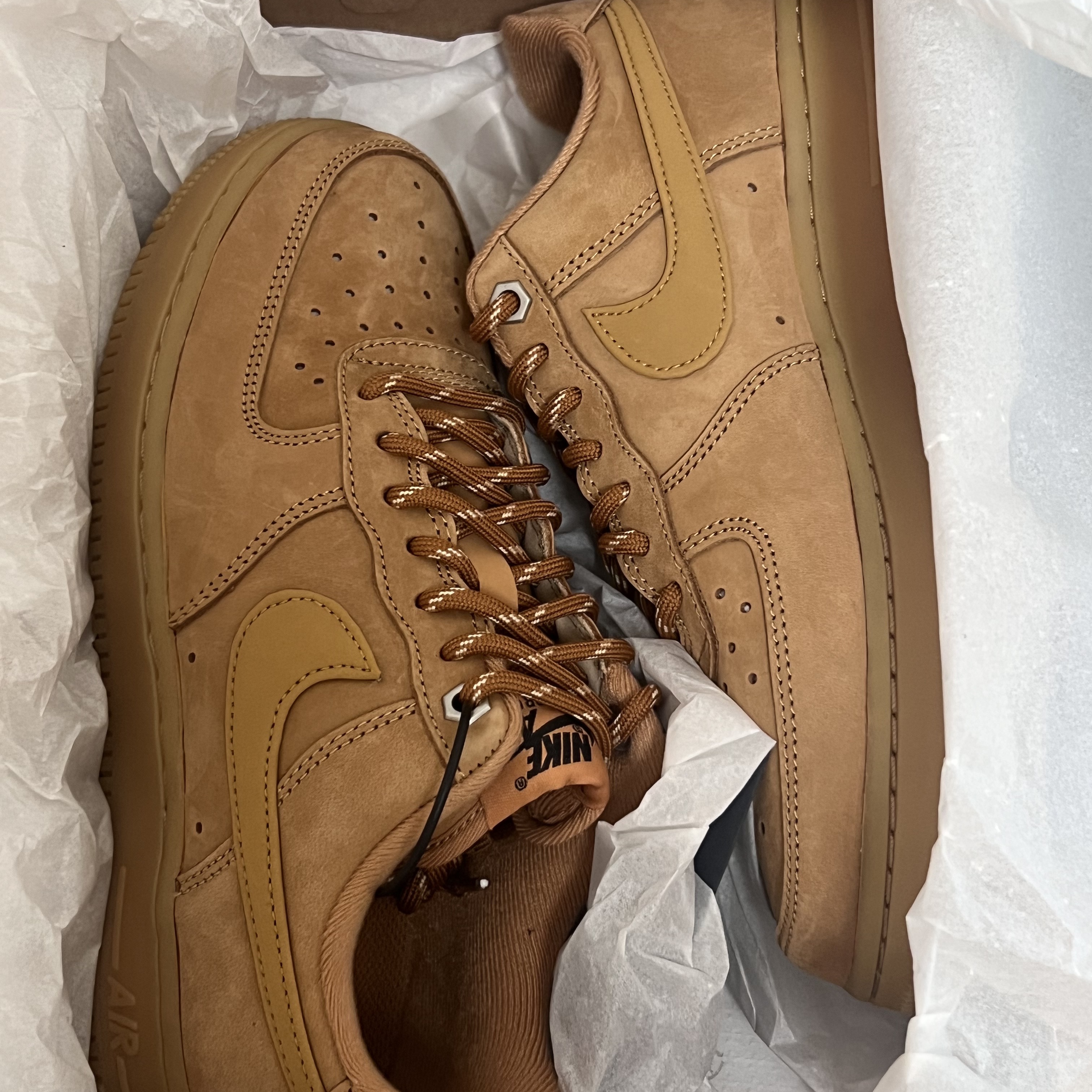Nike Air Force 1 '07 WB Flax 착용 스타일