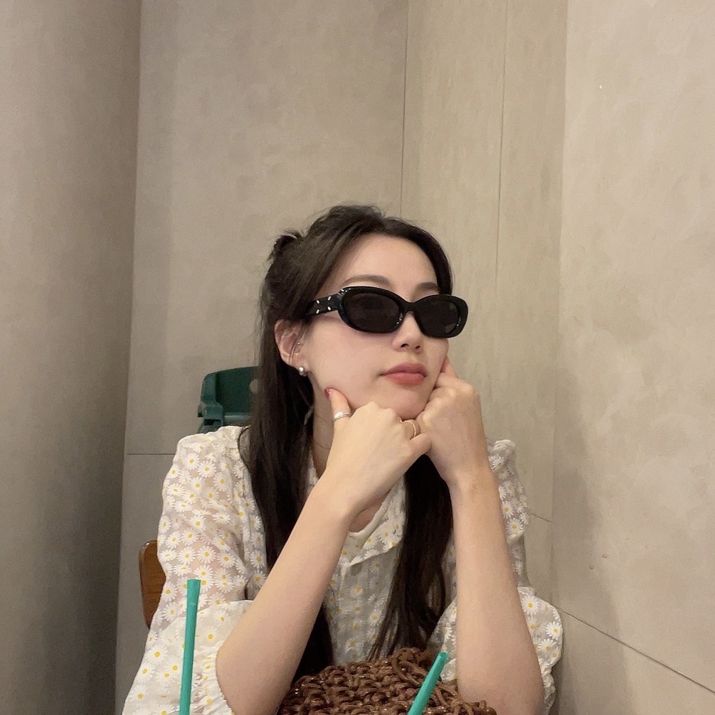 Gentle Monster x Maison Margiela MM004 Black Black 착용 스타일