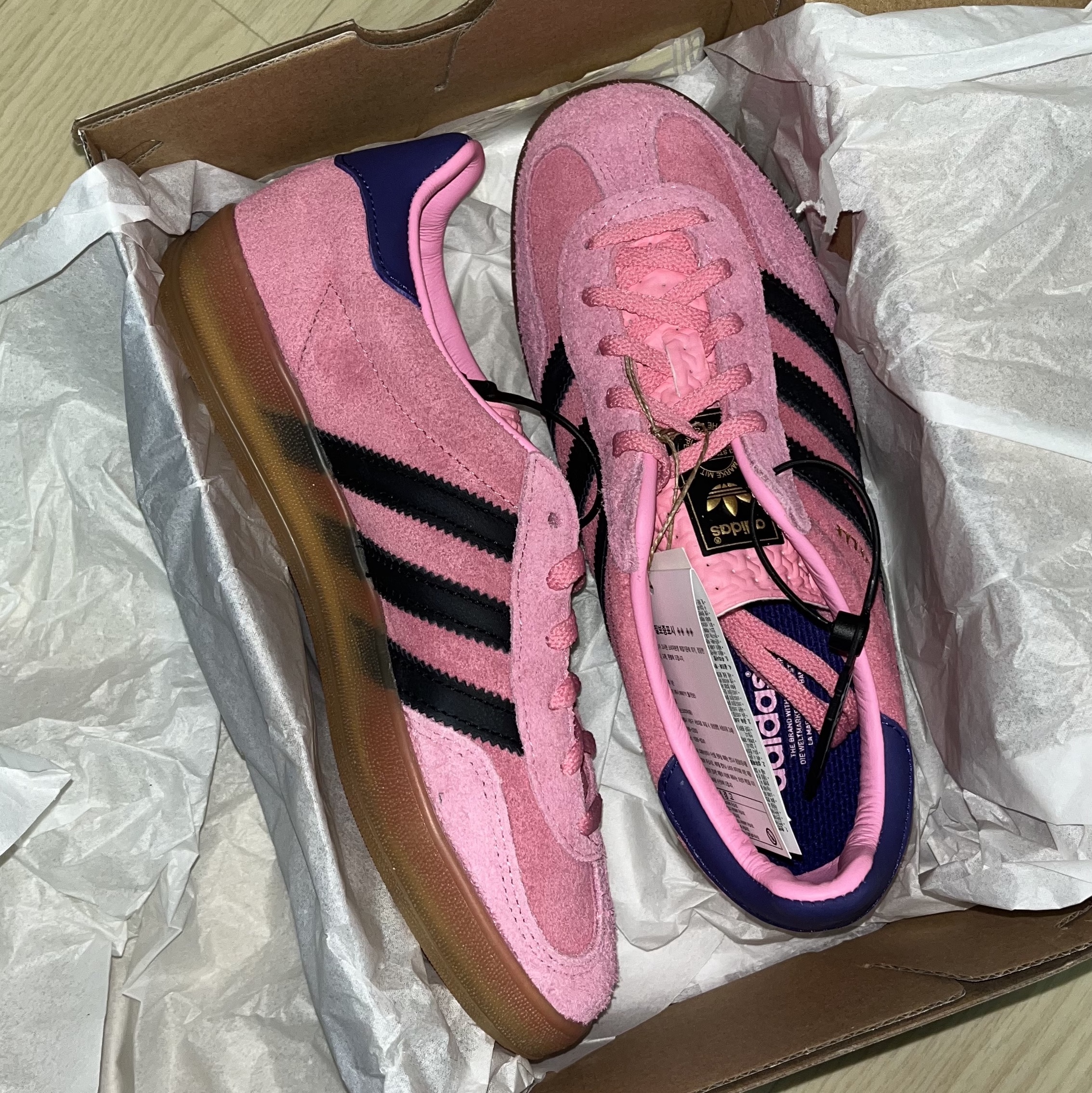 (W) Adidas Gazelle Indoor Bliss Pink 착용 스타일 - 1