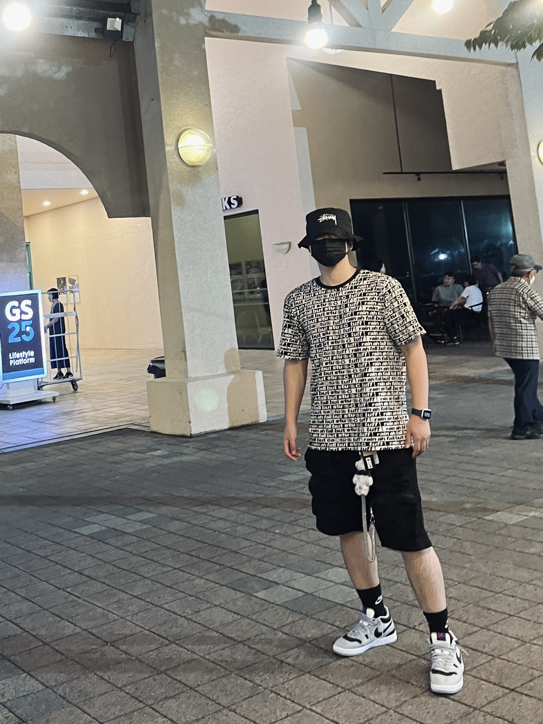 Stussy x Cactus Plant Flea Market Jacquard Crew Black, Nike Mac Attack QS SP Light Smoke Grey 착용 스타일 - 2