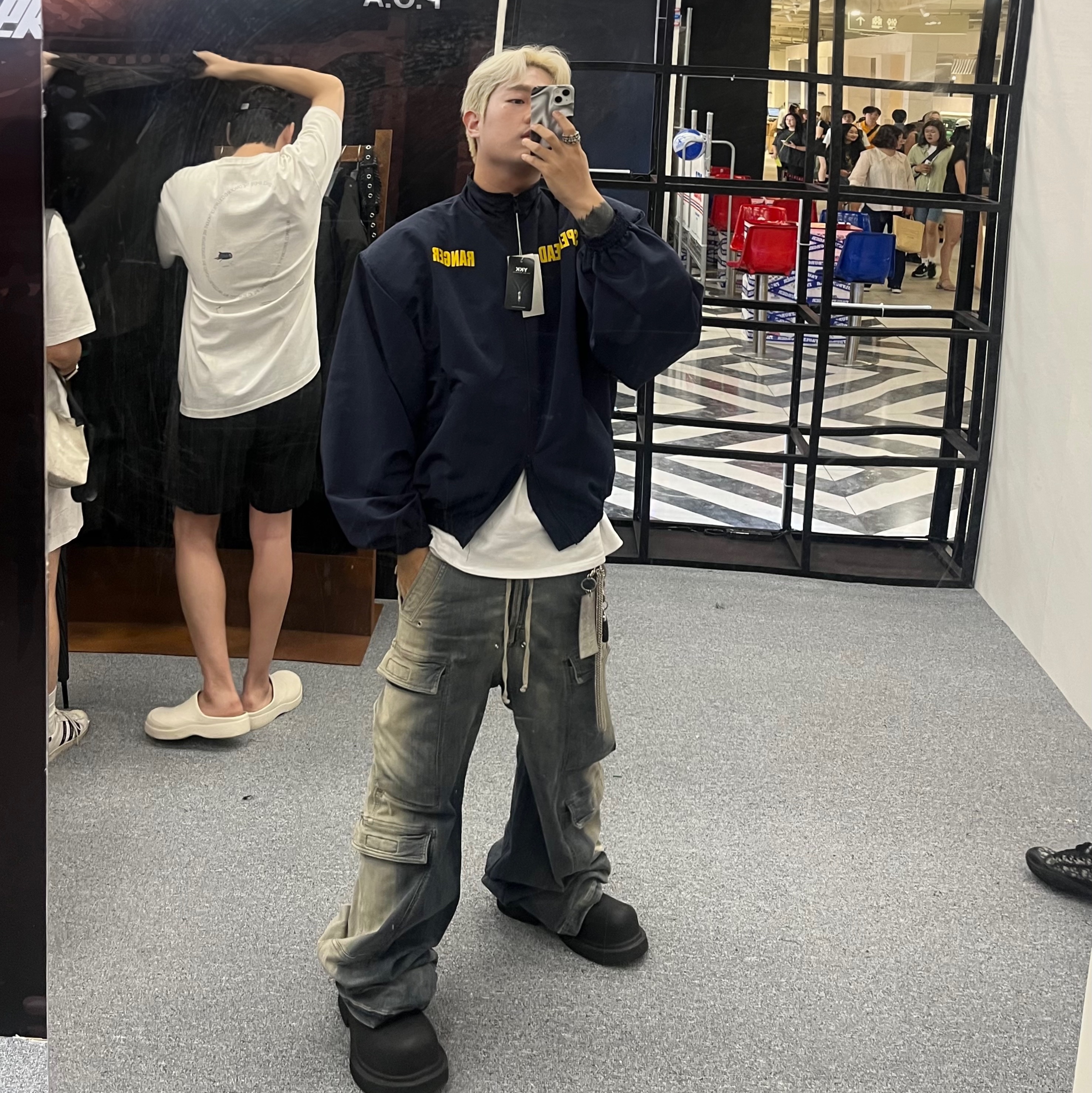Undermycar Maigan Padded Shoulder Zip-Up Blouson India Ink - 23FW, Balenciaga Steroid Derby Black 착용 스타일
