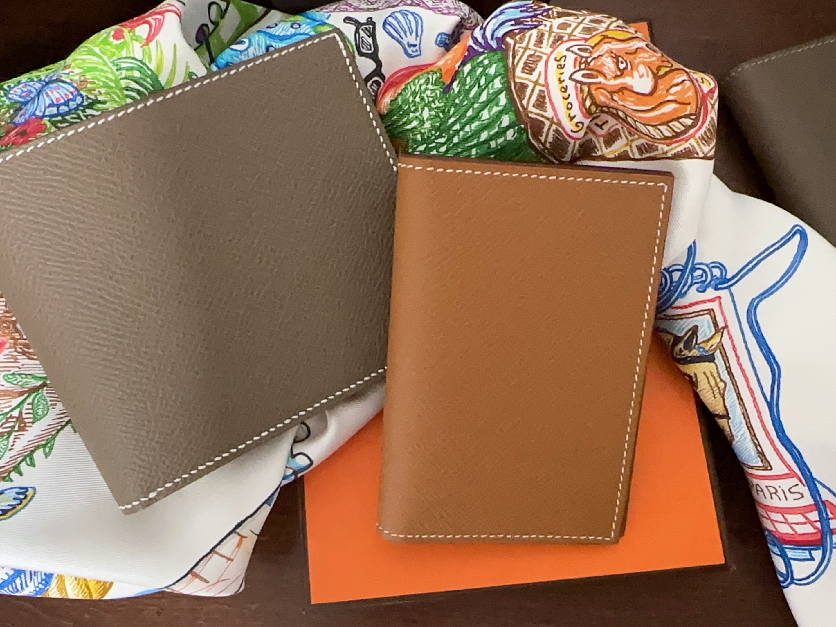 Hermes MC² Euclide Card Holder Epsom & Gold, Hermes MC² Copernic Wallet Epsom & Etoupe 착용 스타일