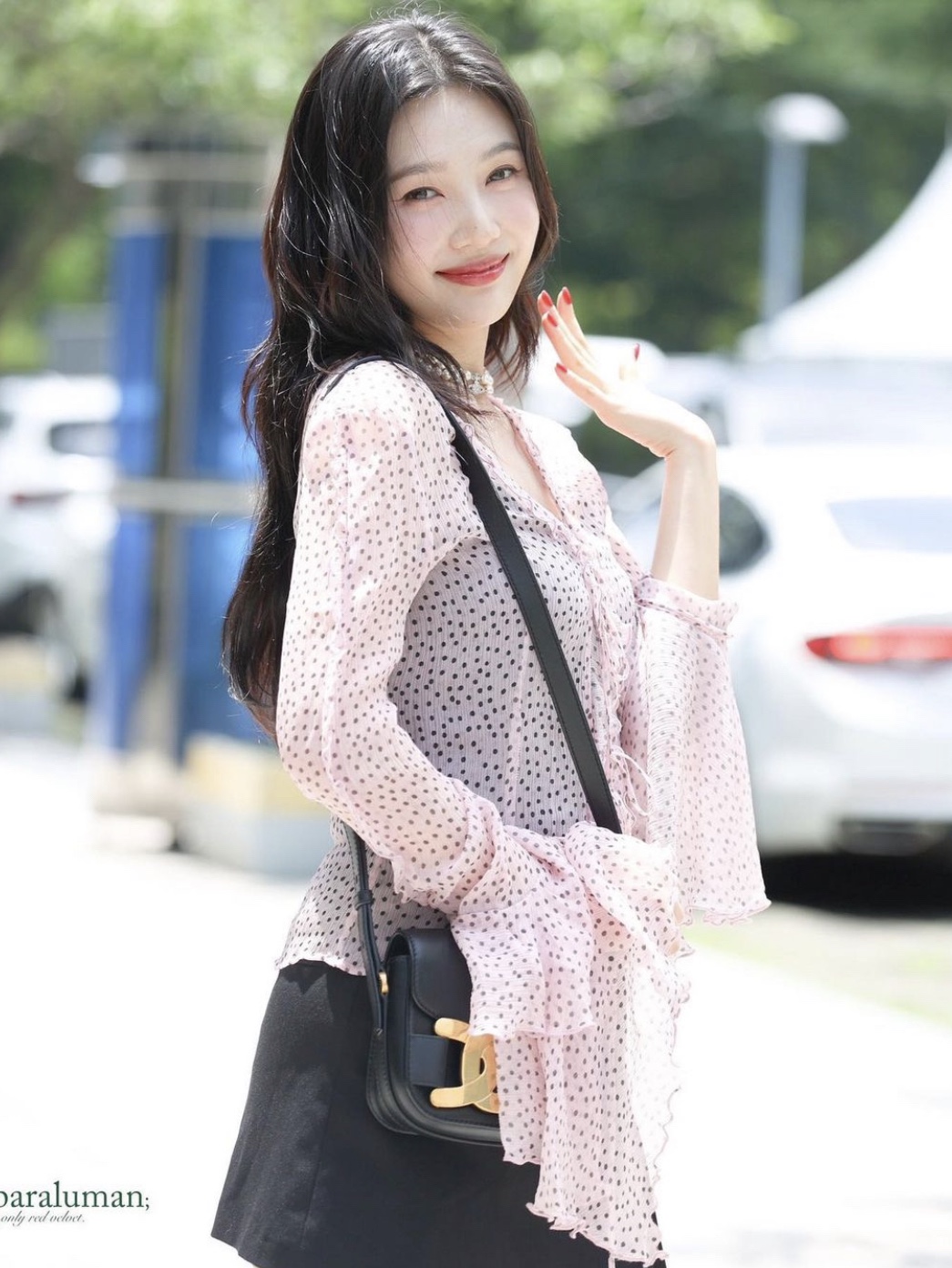 Tod's Leather Crossbody Bag Mini Black 착용 스타일