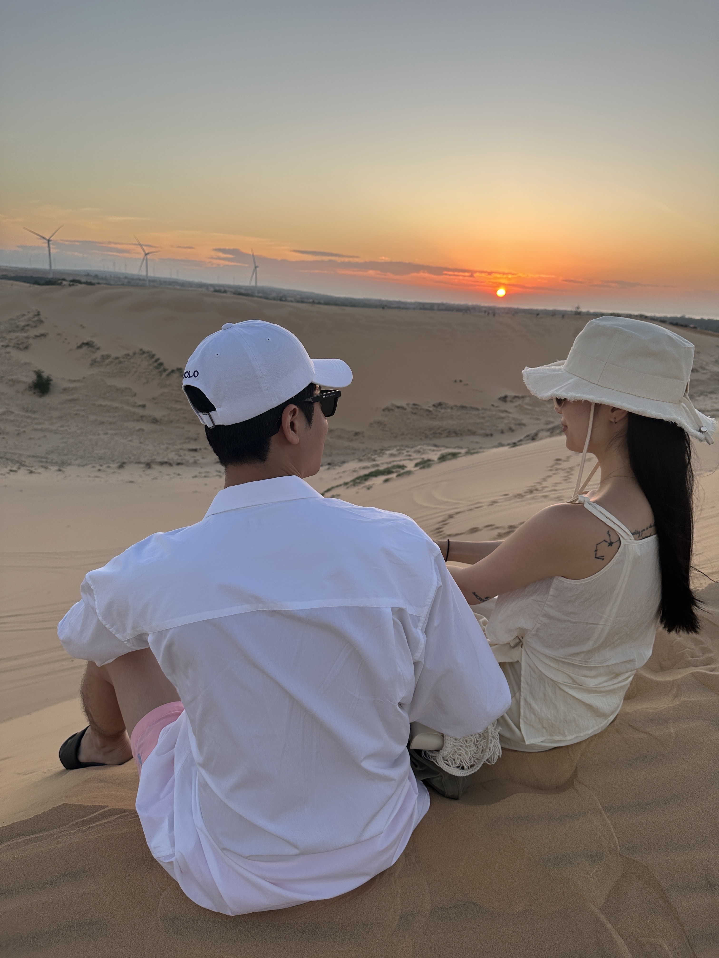 Jacquemus Le Bob Artichaut Bucket Hat Off White, [30%적립] Polo Ralph Lauren Cotton Chino Ball Cap White 착용 스타일 - 1