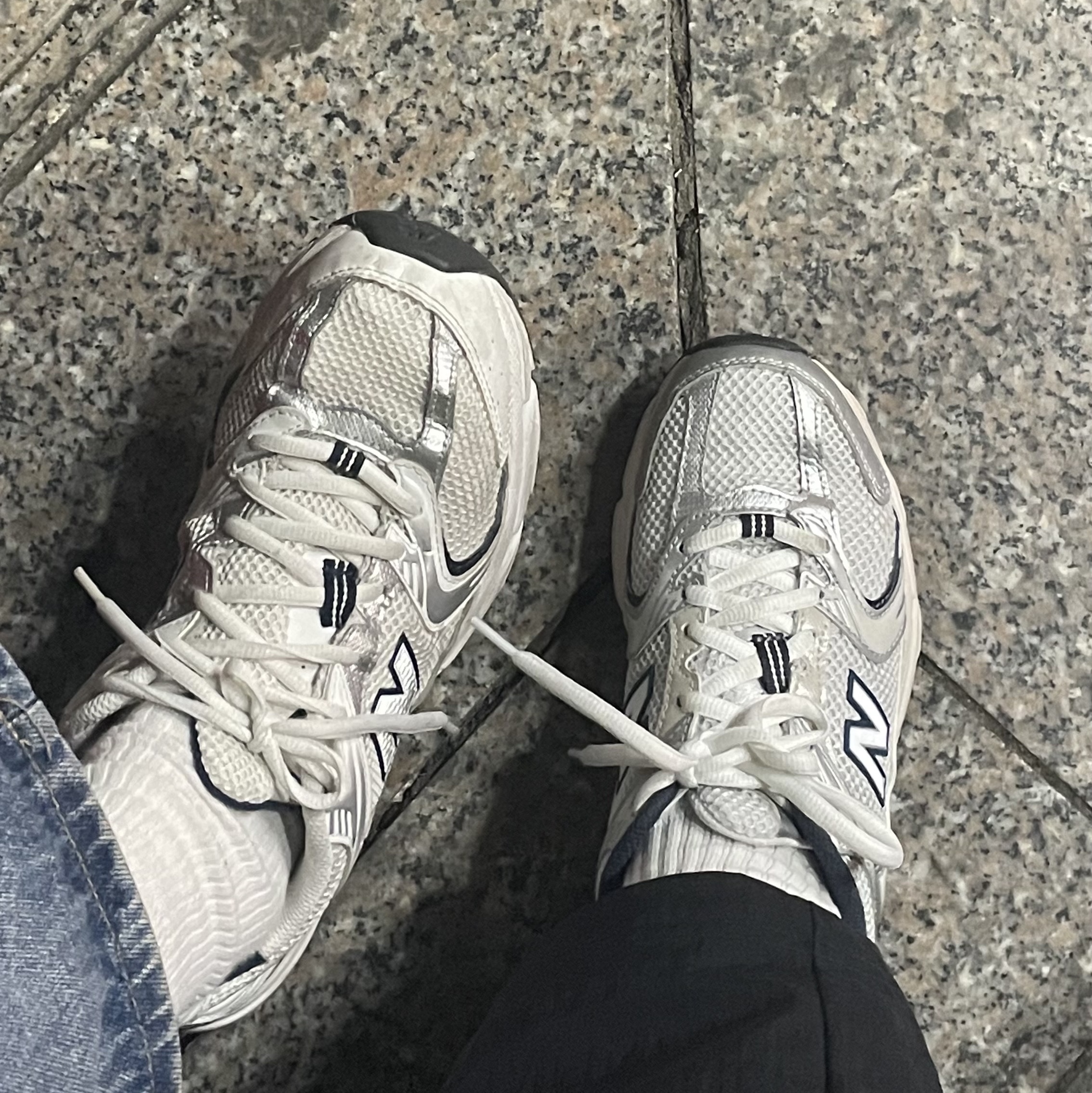 New Balance 530 Steel Grey, New Balance 530 White 착용 스타일