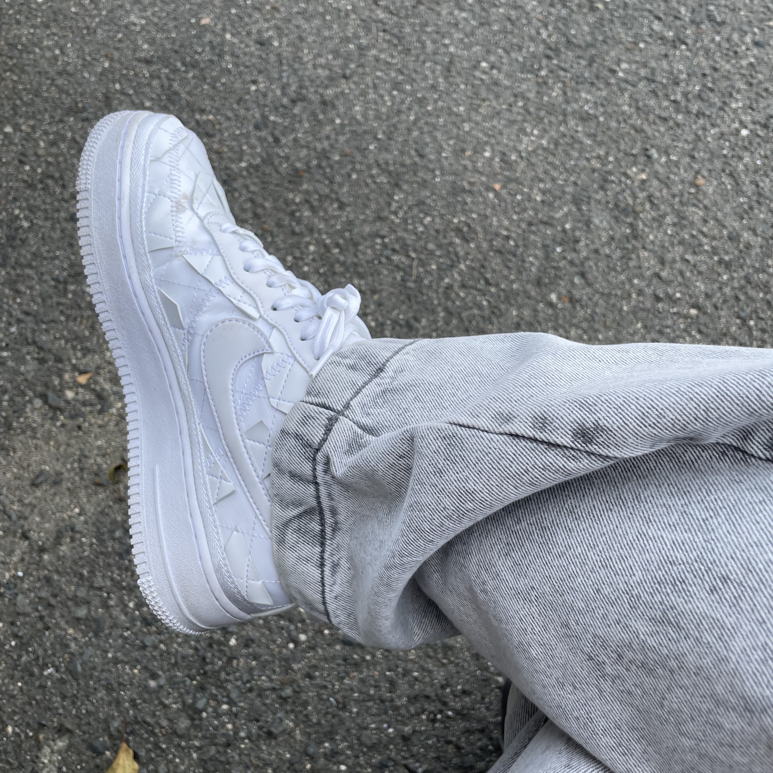 Nike x Billie Eilish Air Force 1 Low SP Triple White 착용 스타일