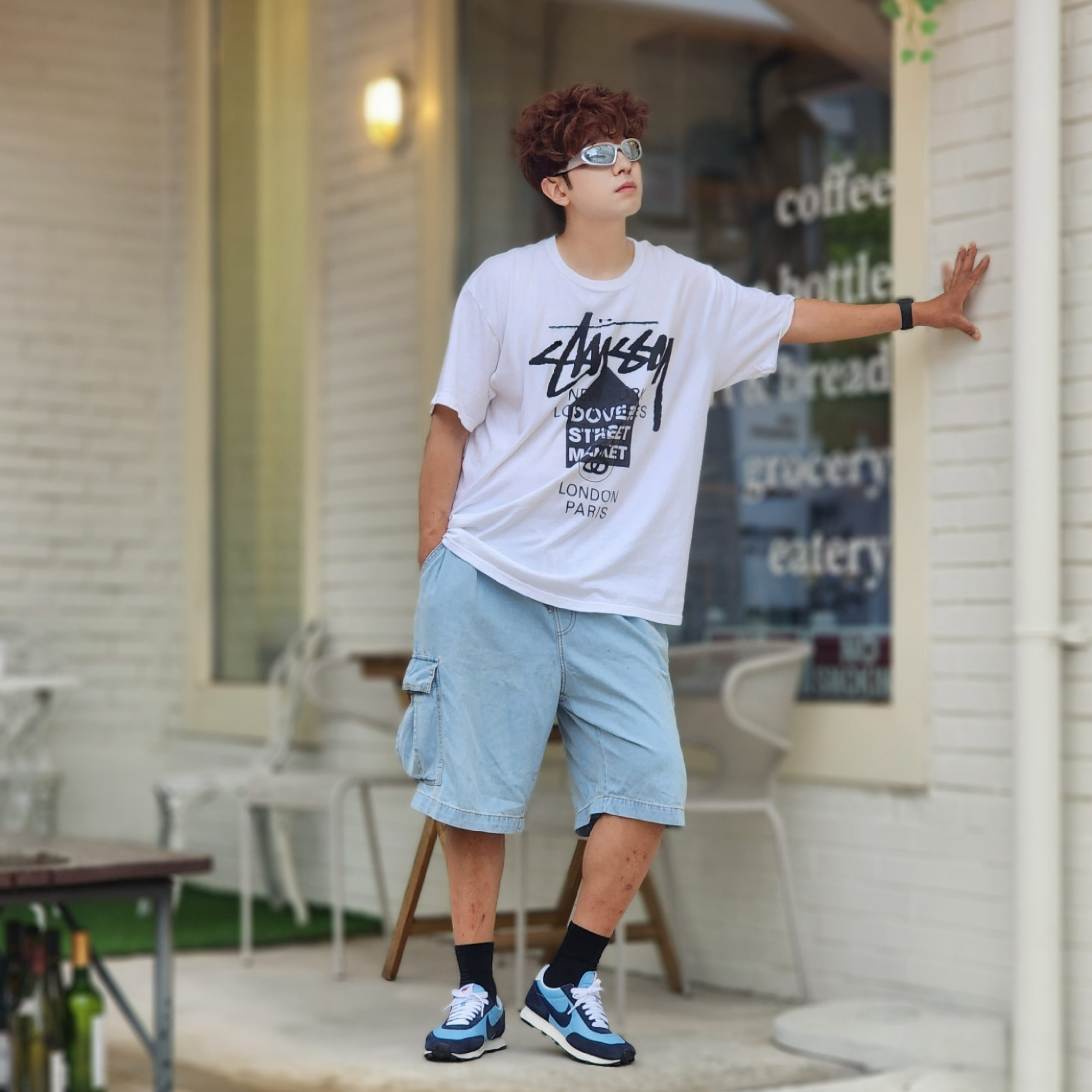 Stussy DSM World Tour T-Shirt White, Nike Daybreak Light Armory Blue 착용 스타일 - 4
