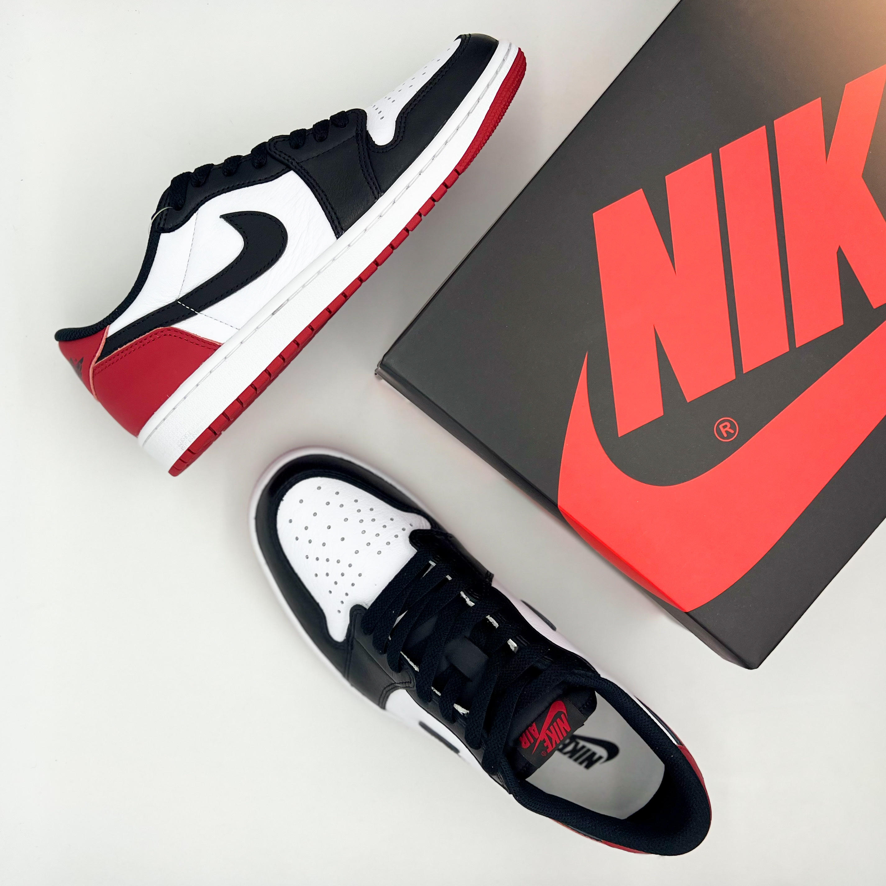 Jordan 1 Retro Low OG Black Toe 착용 스타일 - 5