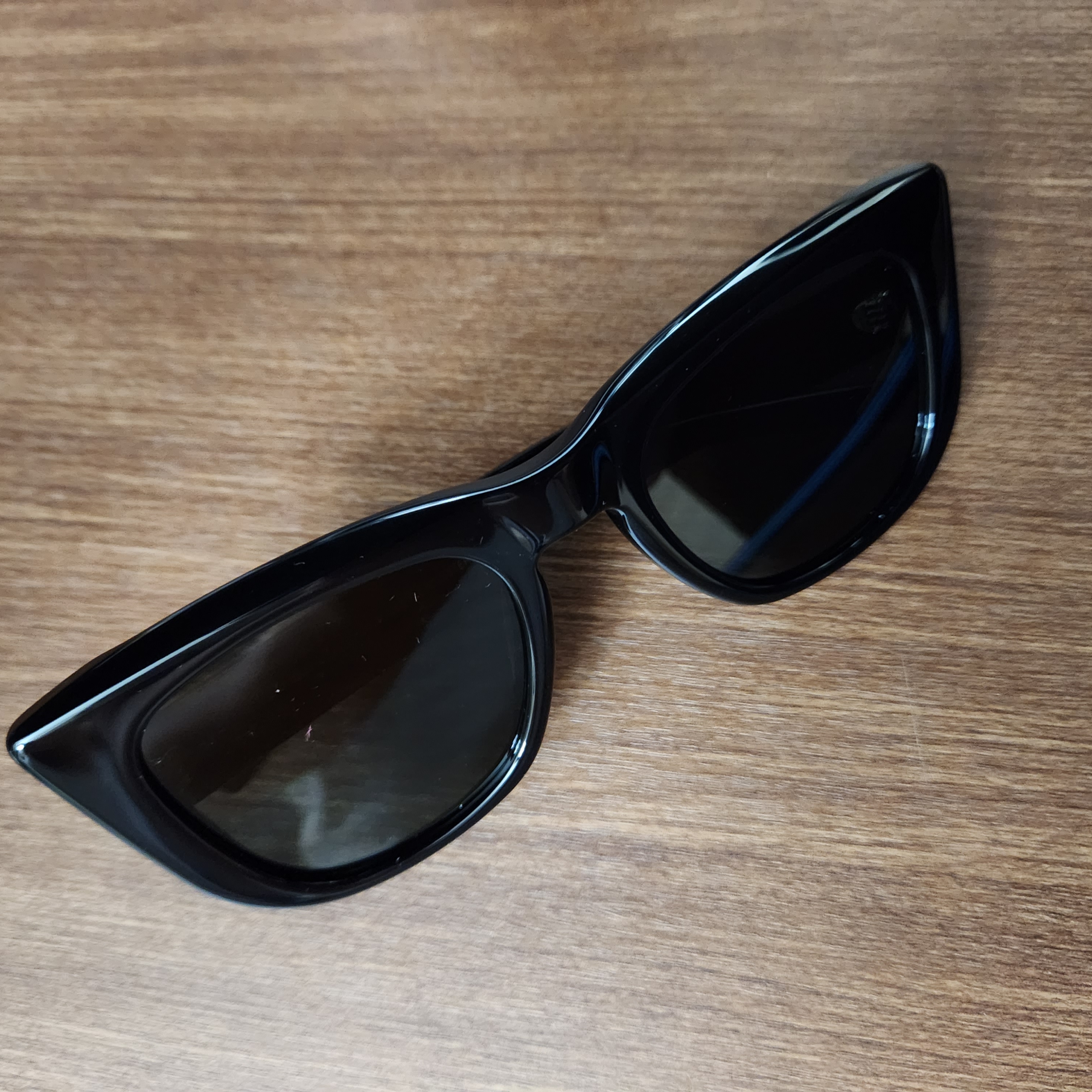 Gentle Monster x Maison Margiela MM008 Black Black 착용 스타일 - 1
