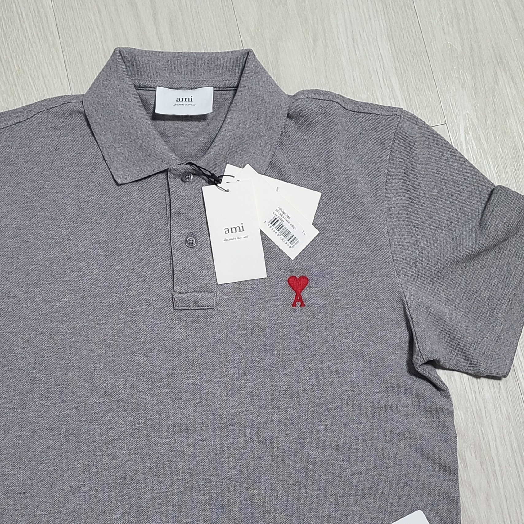 AMI de Coeur Polo Shirt Heather Grey 착용 스타일