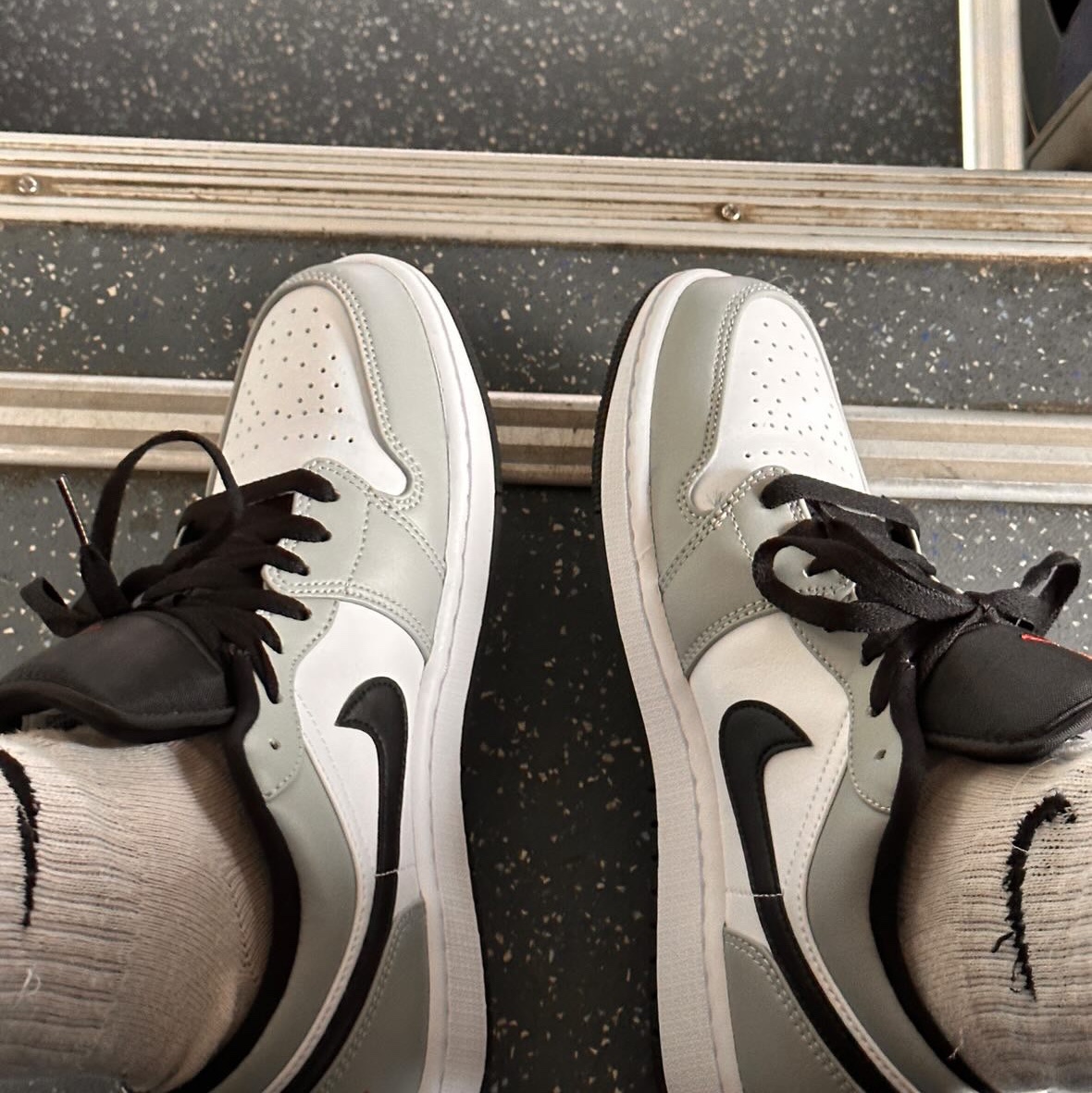 Jordan 1 Low Light Smoke Grey 착용 스타일 - 2
