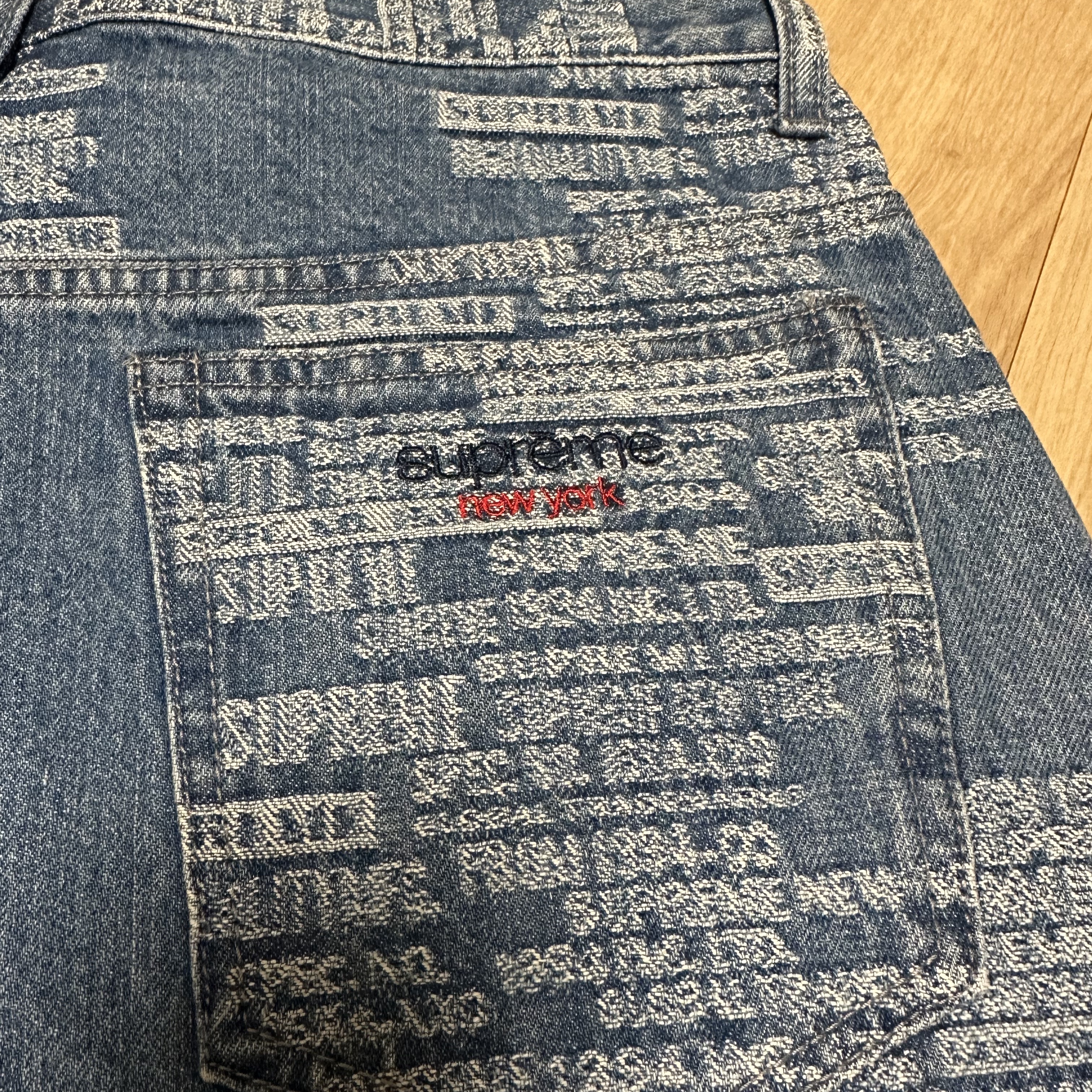 Supreme Trademark Jacquard Baggy Jean Washed Blue - 23SS 착용 스타일 - 2